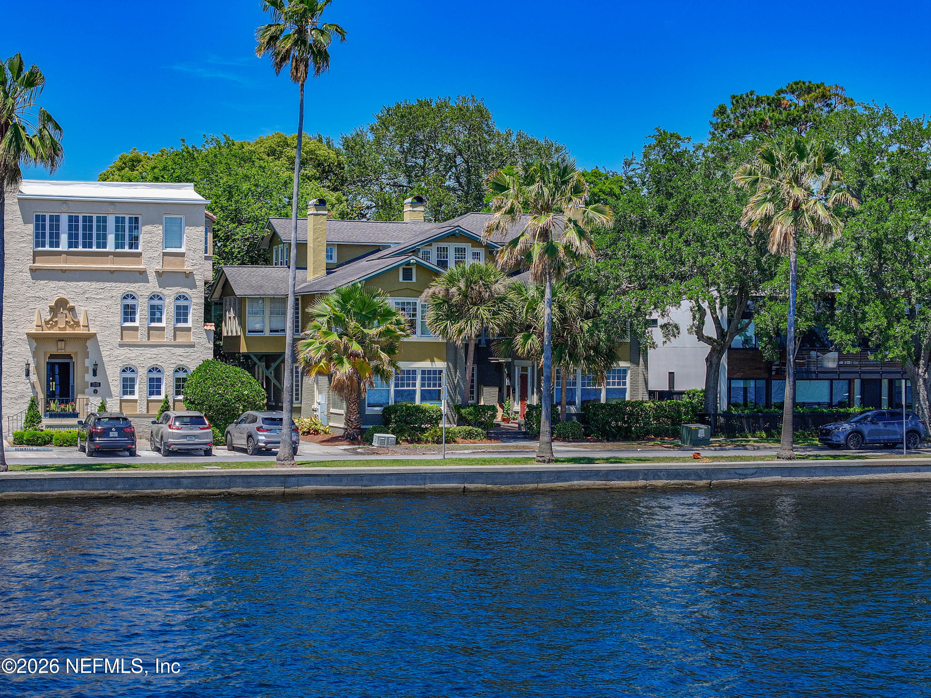 2117 RIVER Boulevard