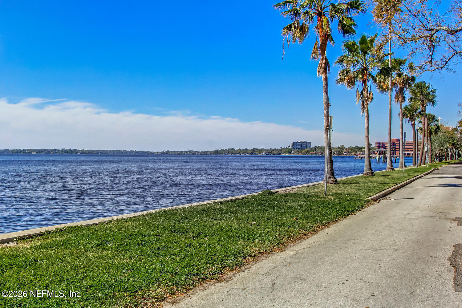 2117 RIVER Boulevard