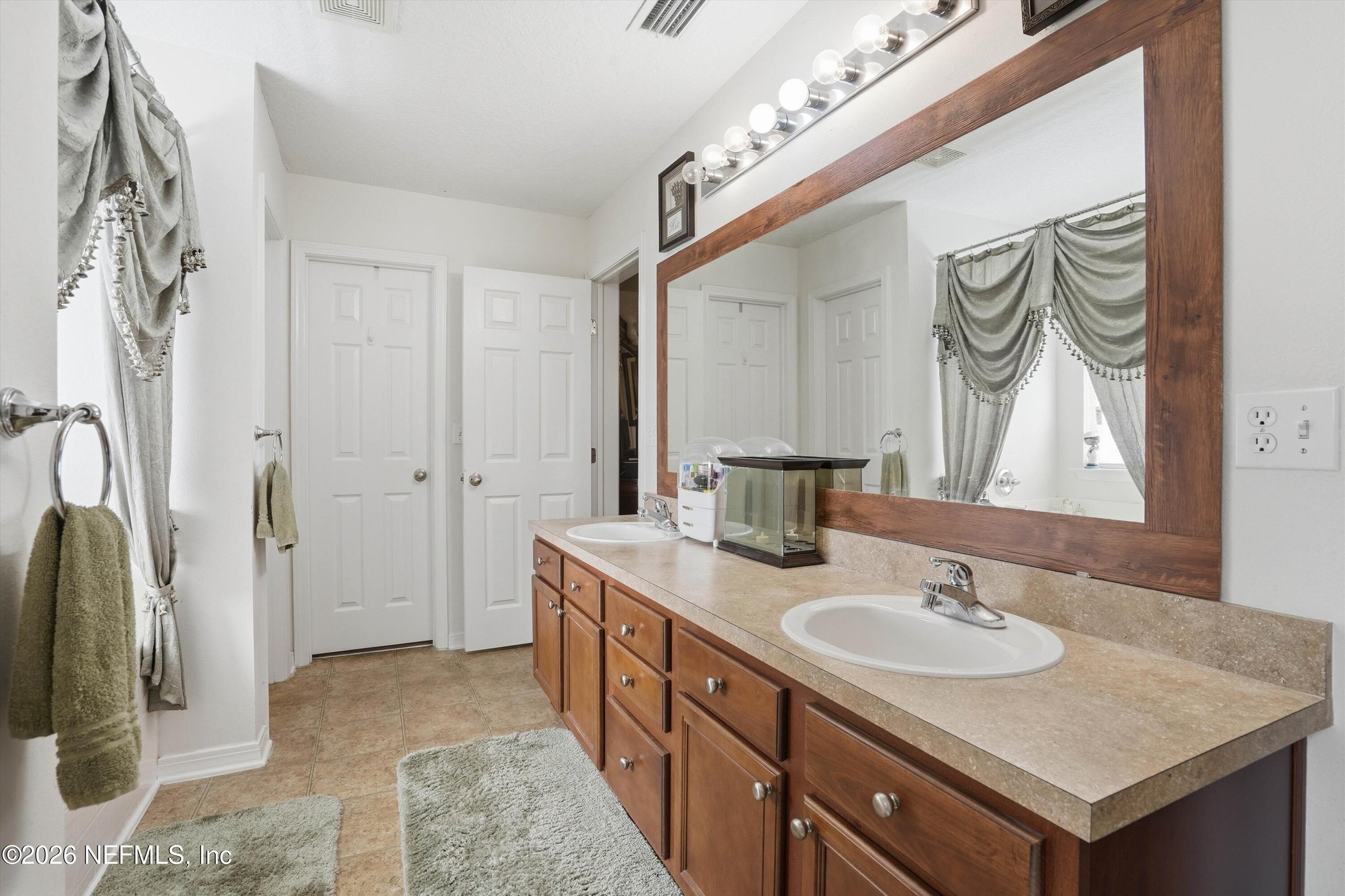 3271 SILVERADO Circle