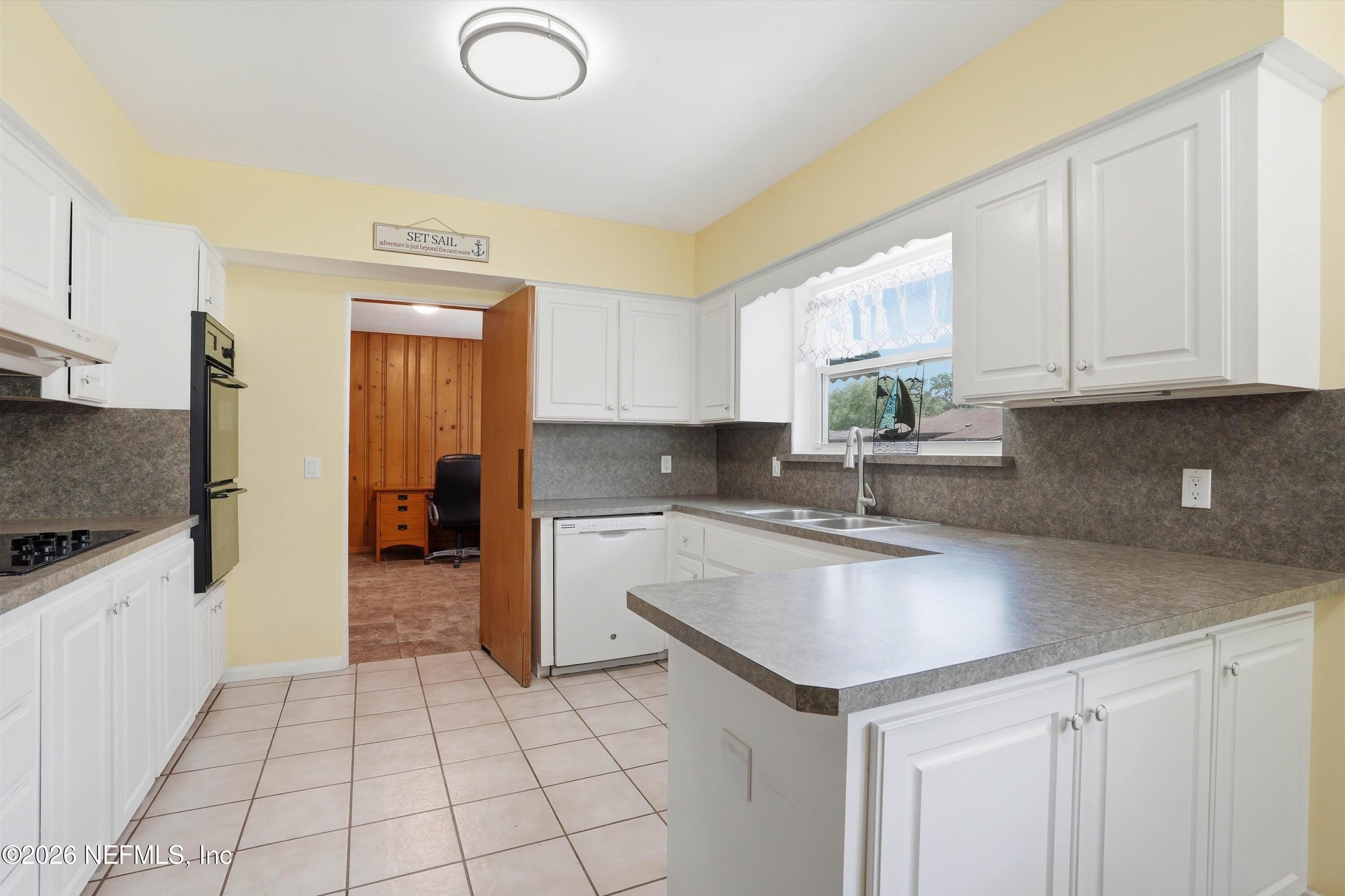 1426 GLENGARRY Road
