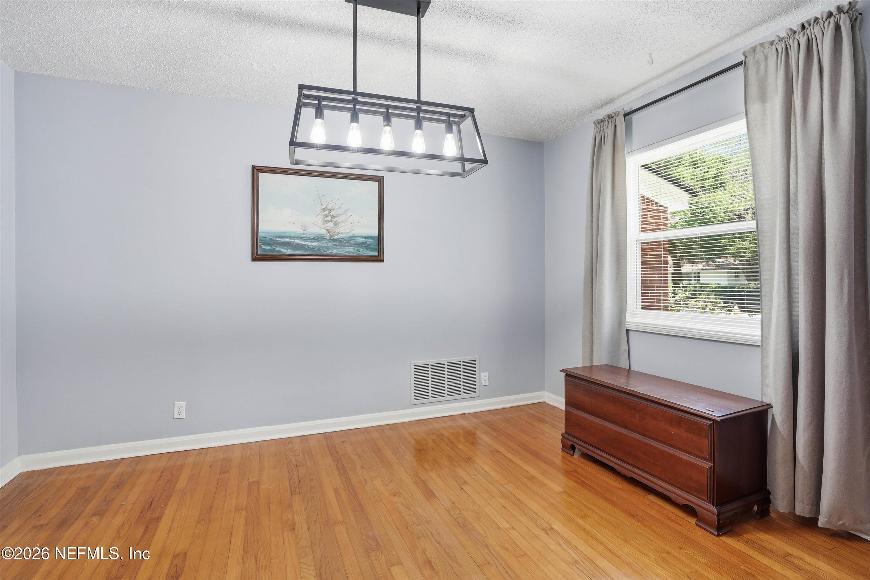 1426 GLENGARRY Road