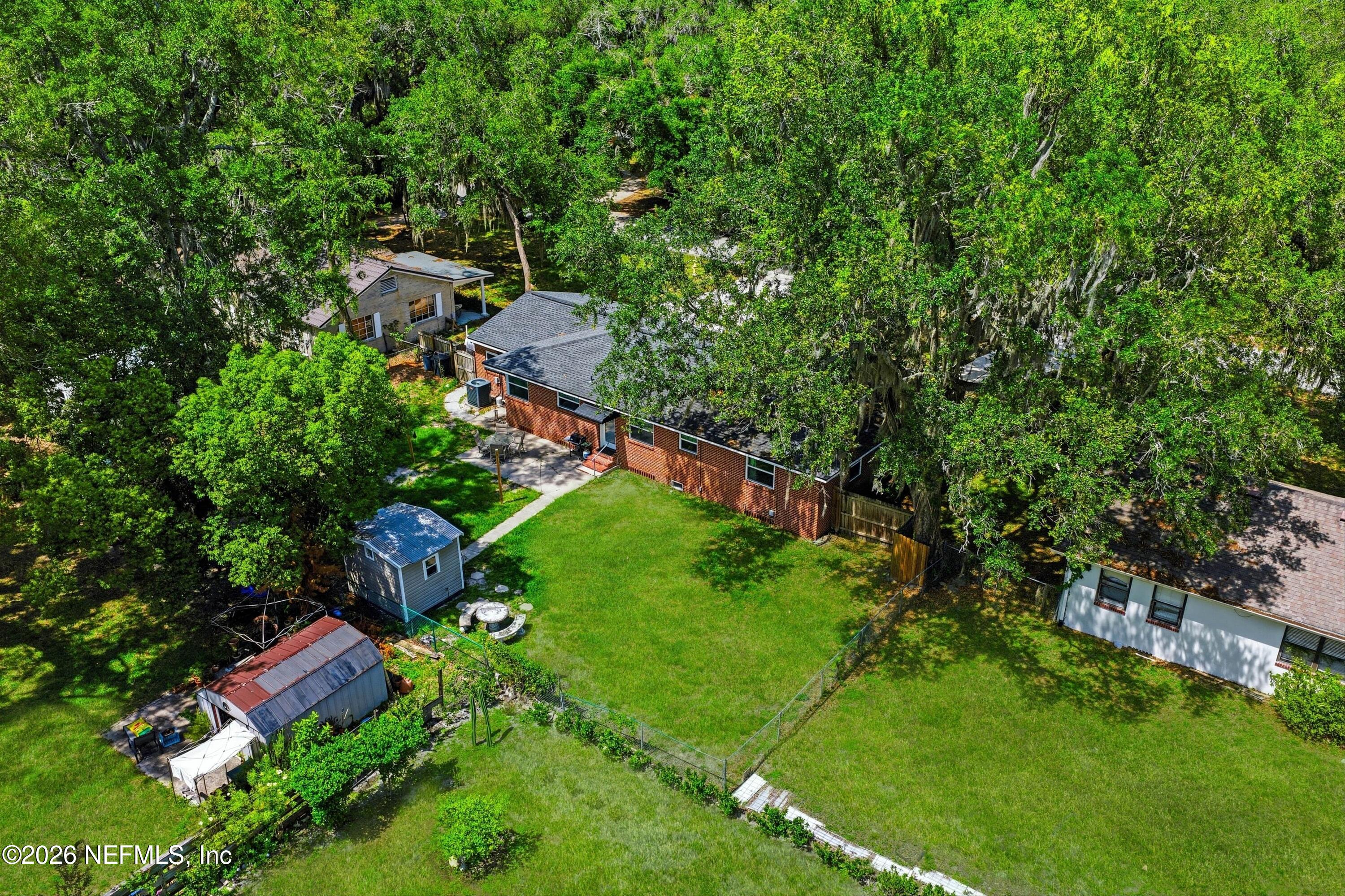 1426 GLENGARRY Road