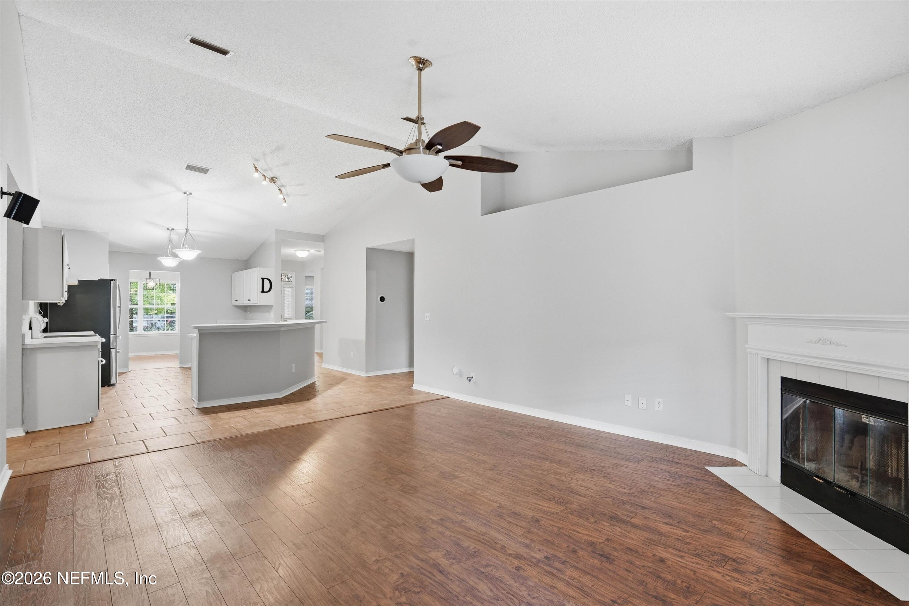 2527 MOON HARBOR Way