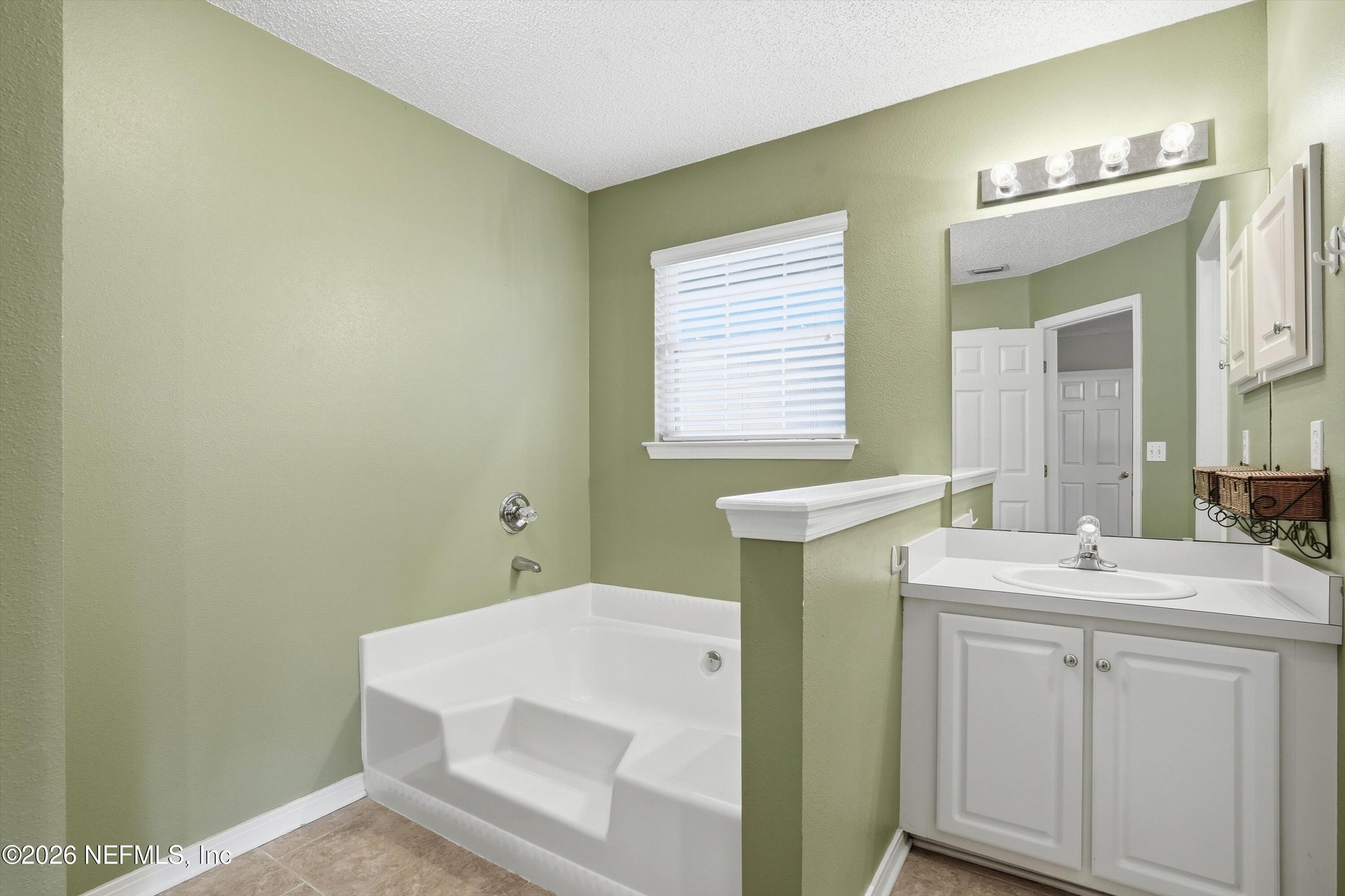 2527 MOON HARBOR Way