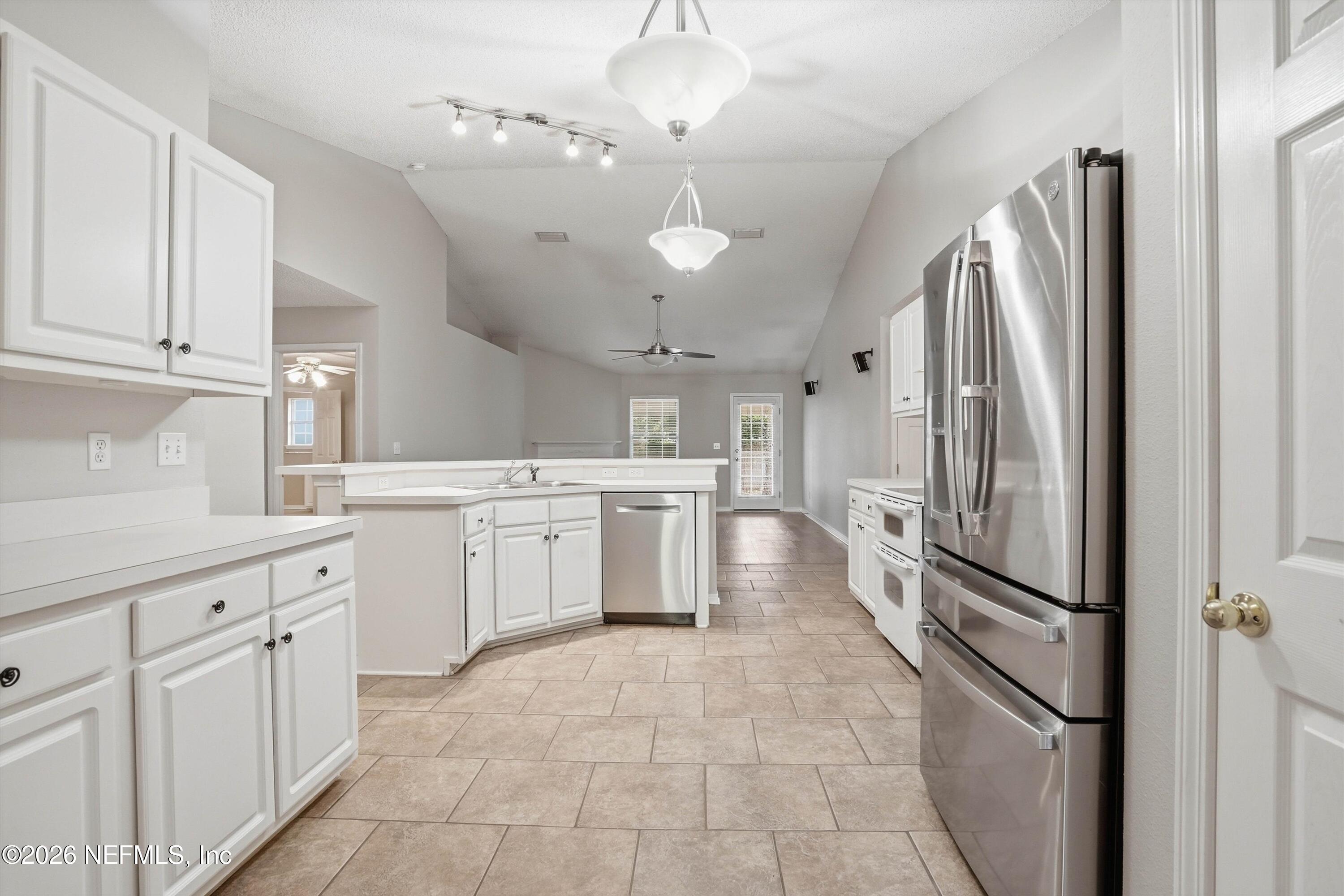 2527 MOON HARBOR Way