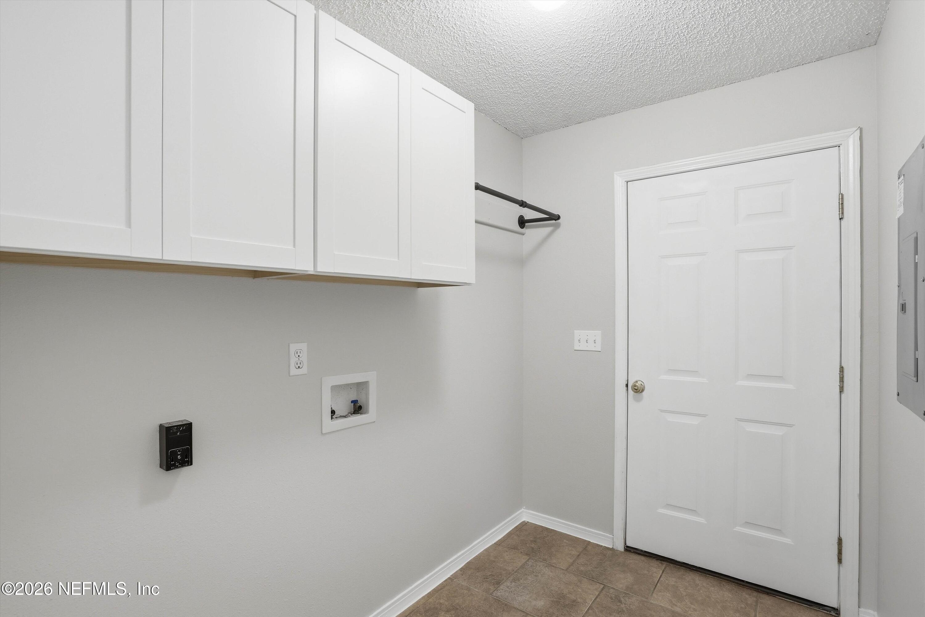 2527 MOON HARBOR Way