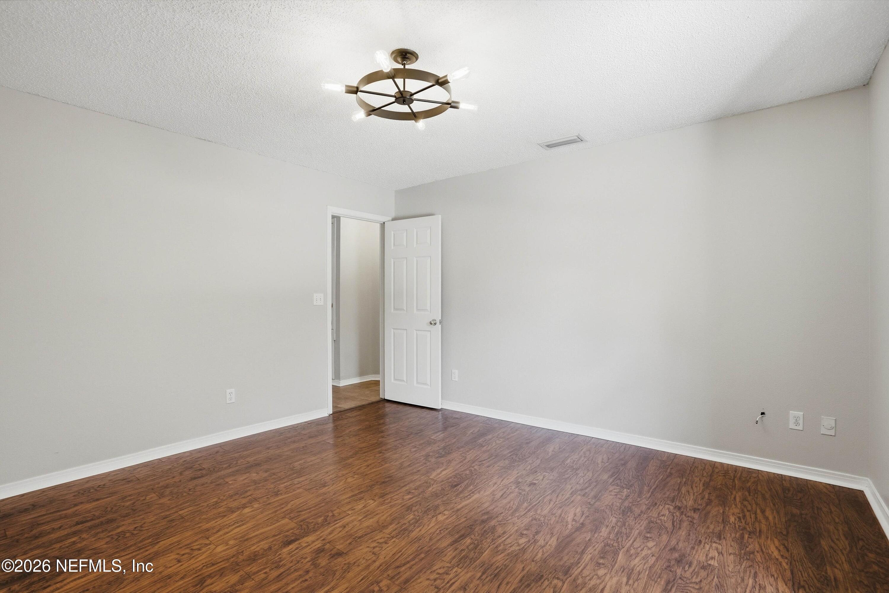 2527 MOON HARBOR Way
