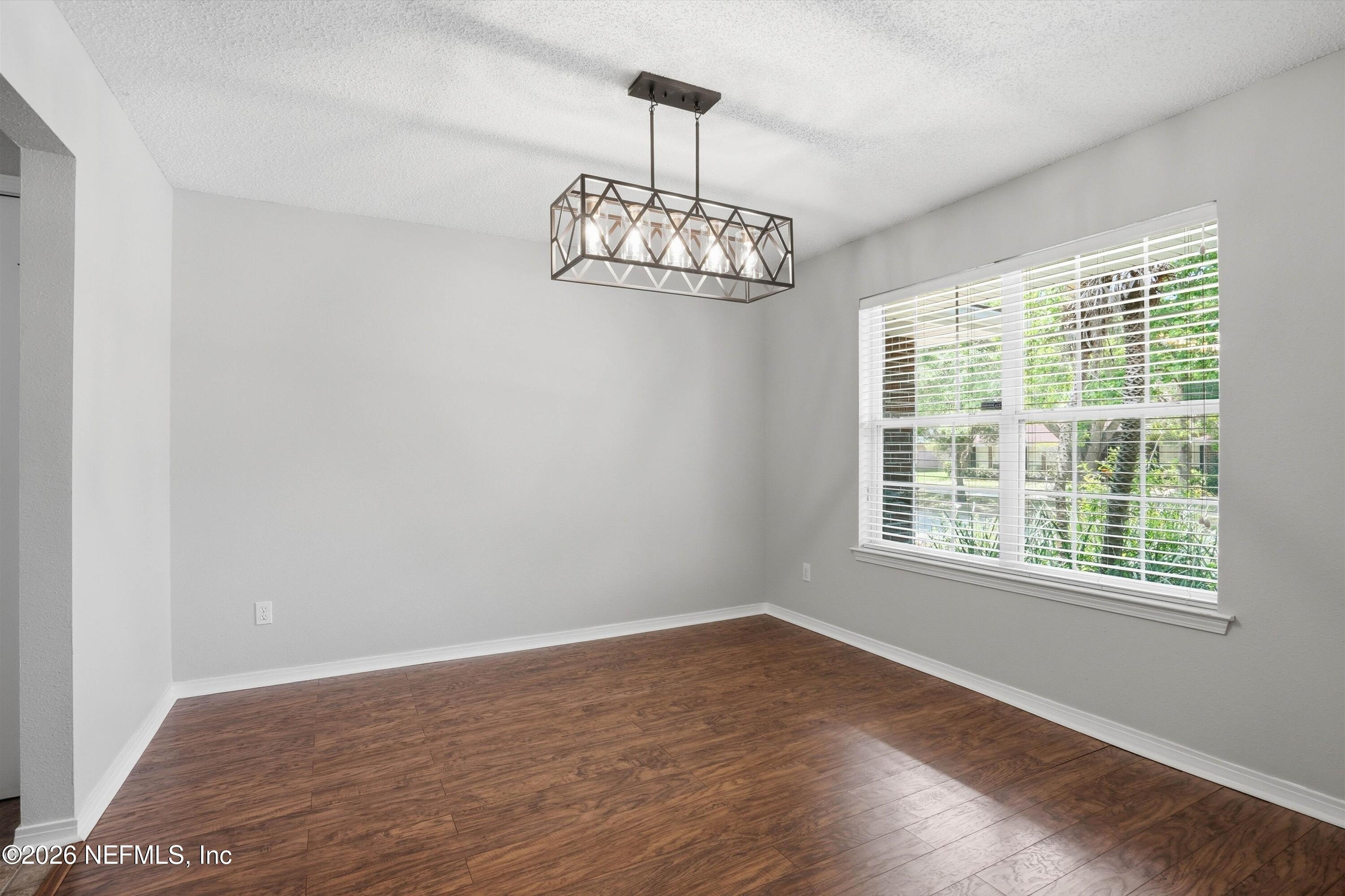 2527 MOON HARBOR Way