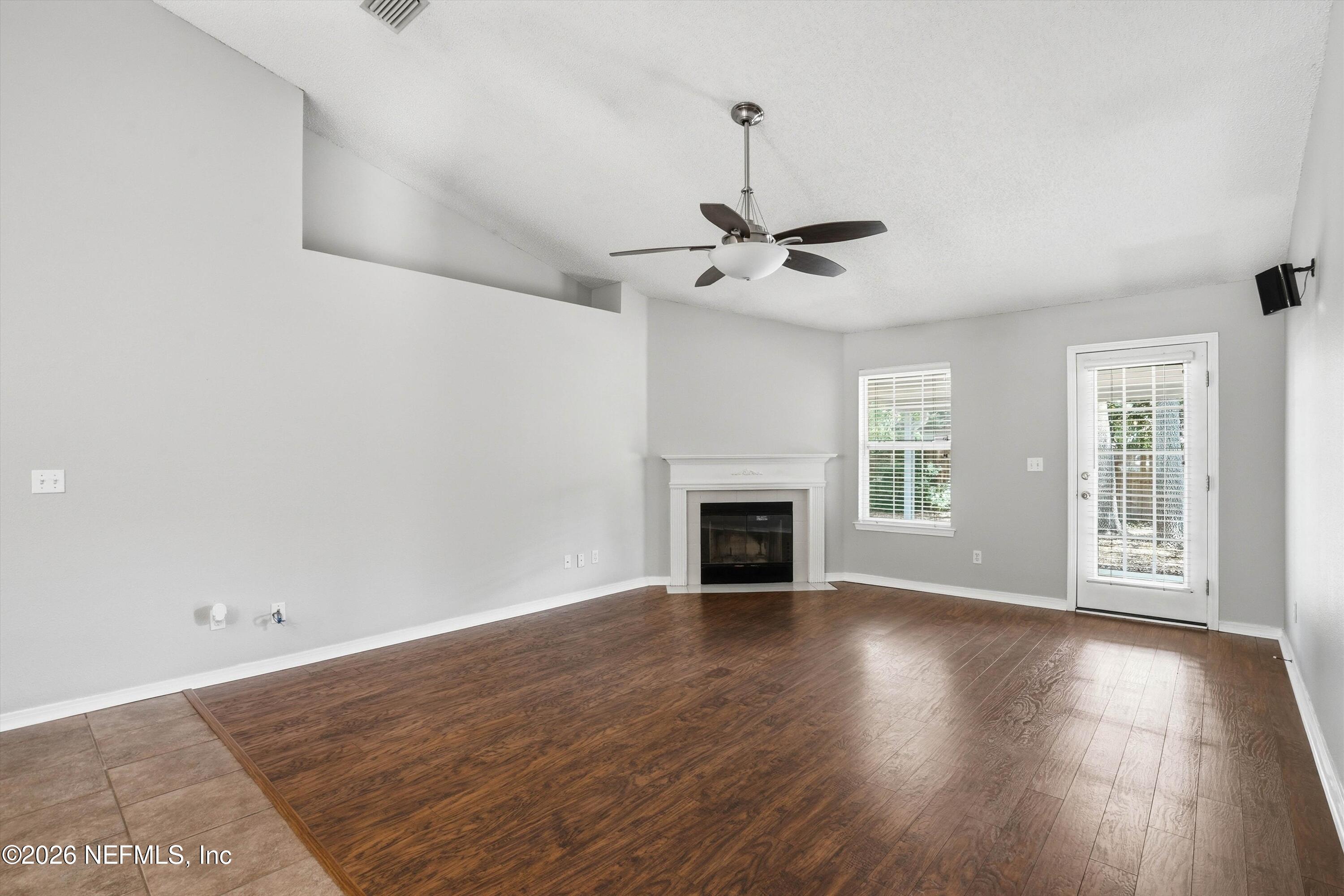 2527 MOON HARBOR Way
