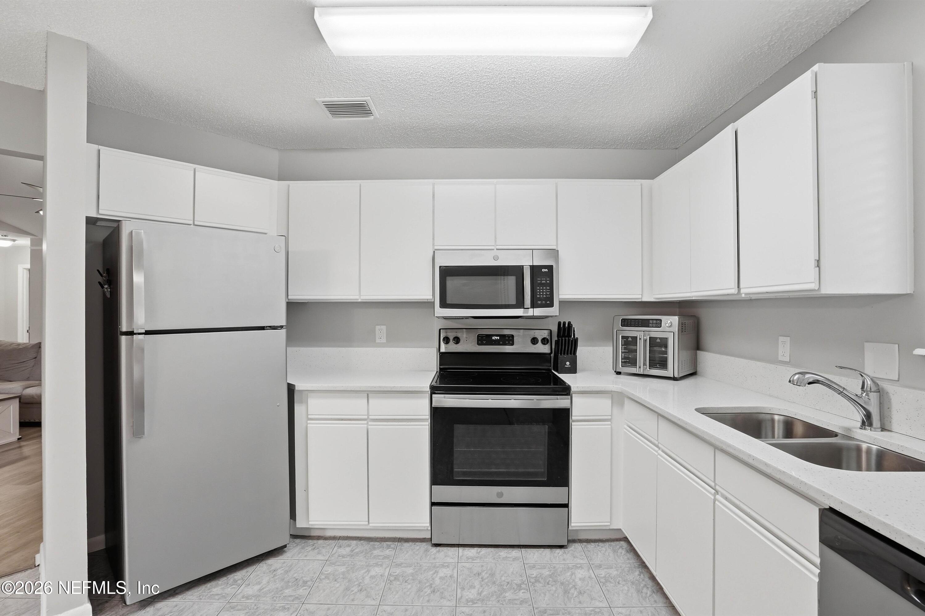 8133 MORRISTOWN Trail