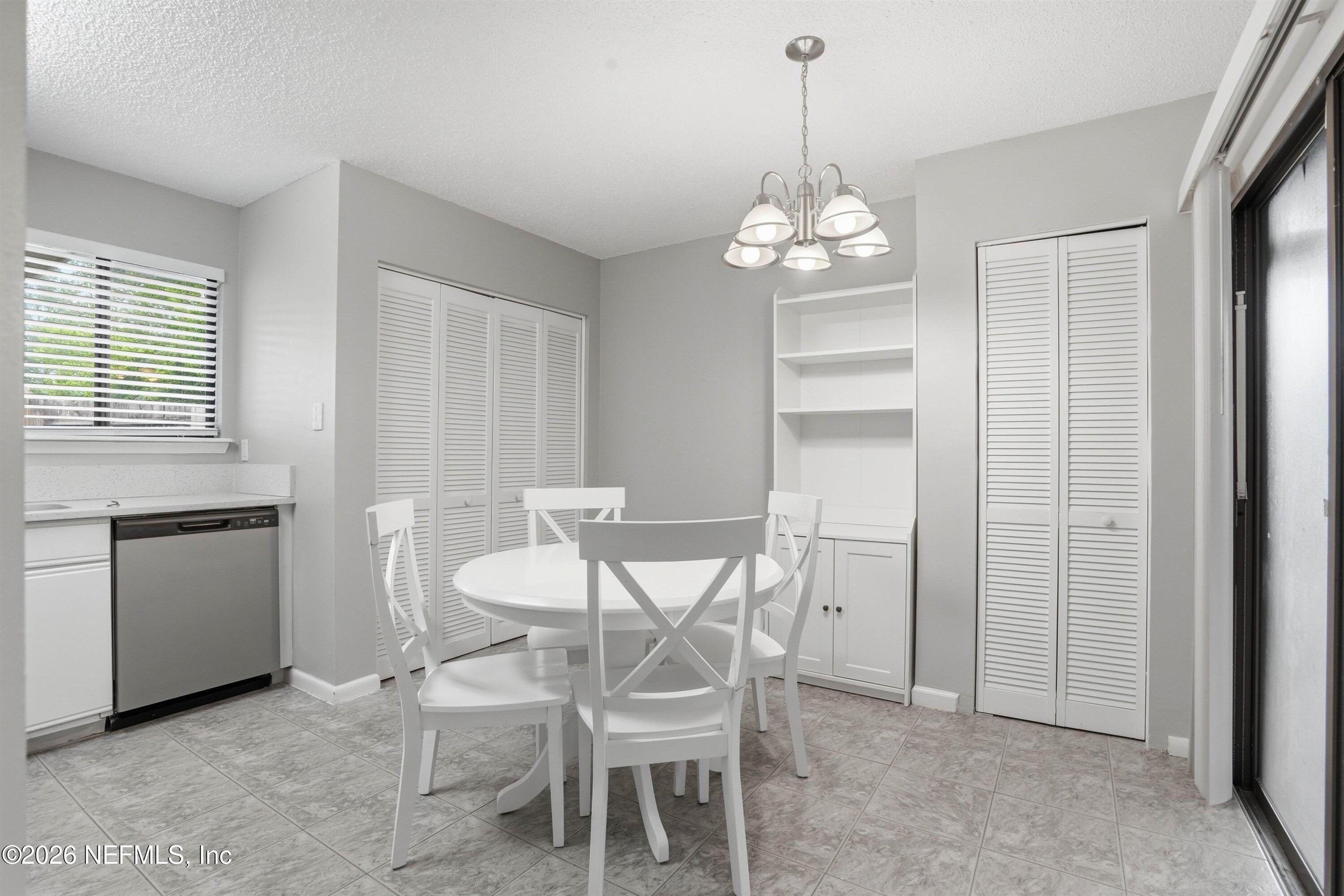 8133 MORRISTOWN Trail