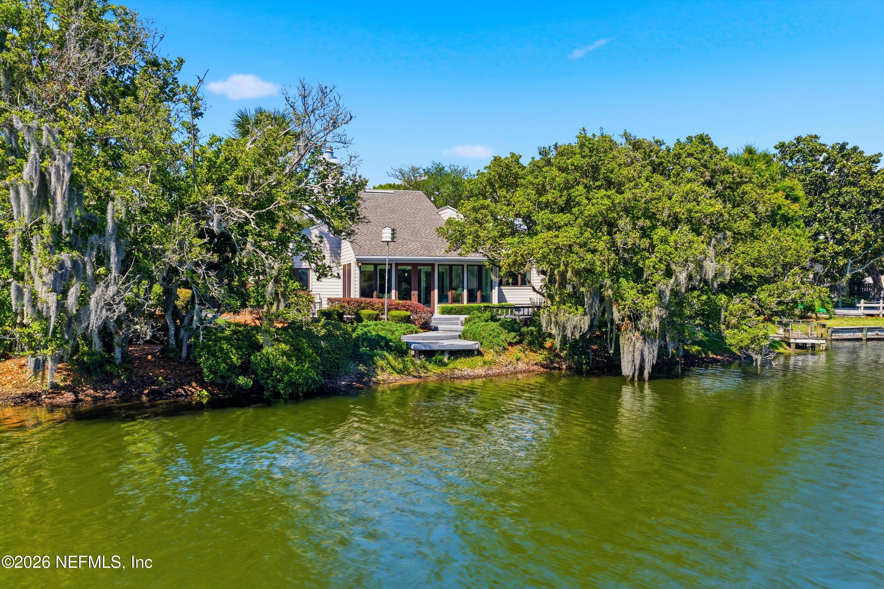 128 LAKE JULIA Drive N