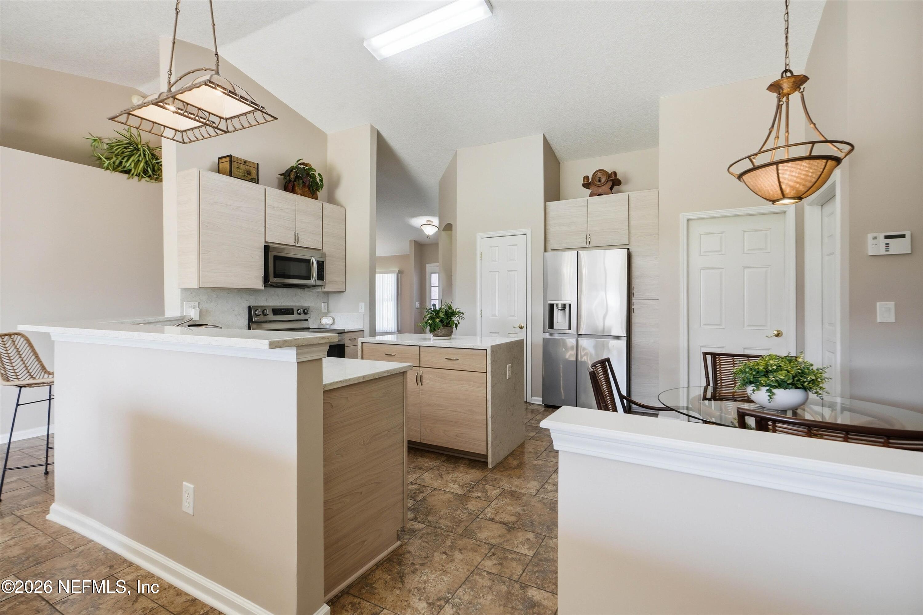 2515 BENTSHIRE Drive