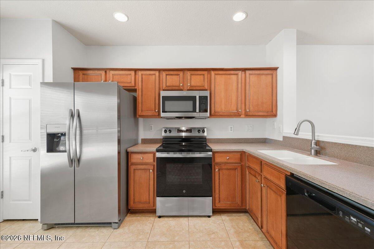 8125 SUMMER POINT Court