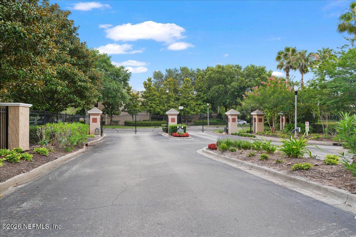 8125 SUMMER POINT Court