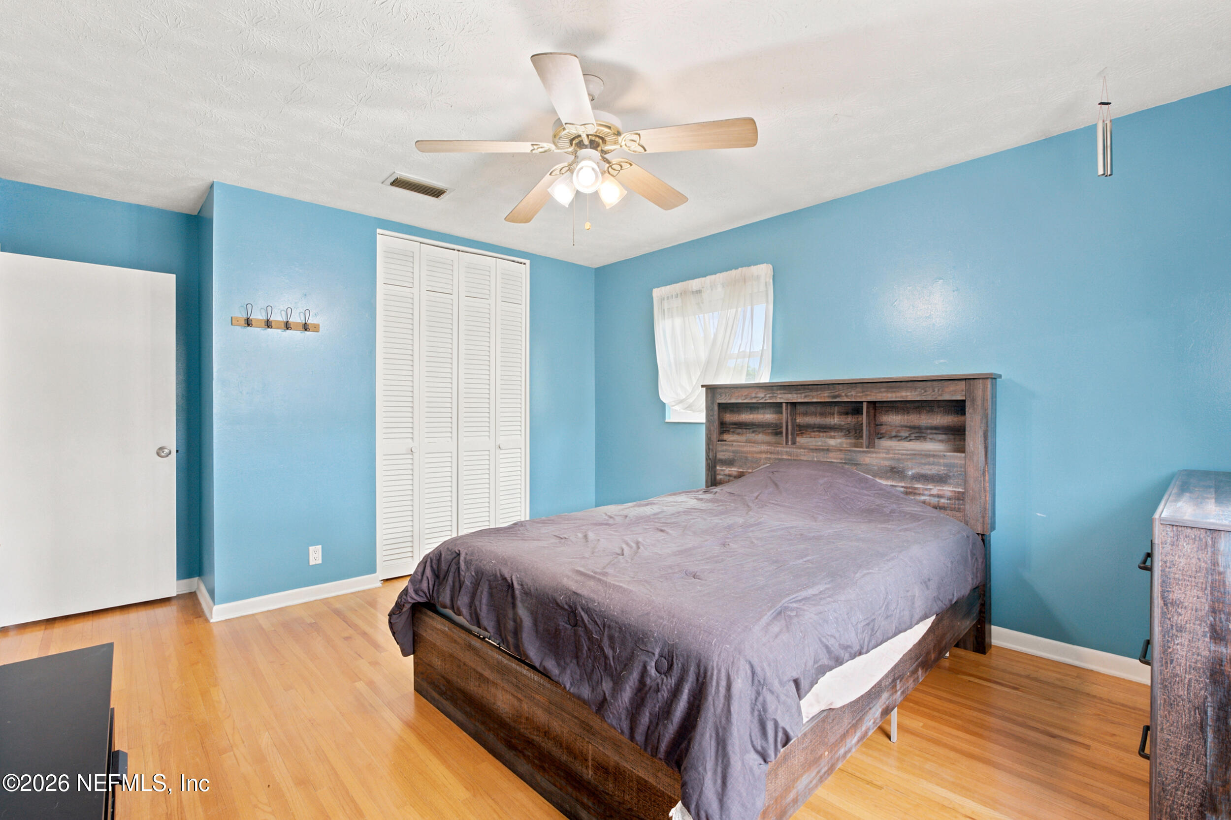 5922 TRIUMPH Lane W