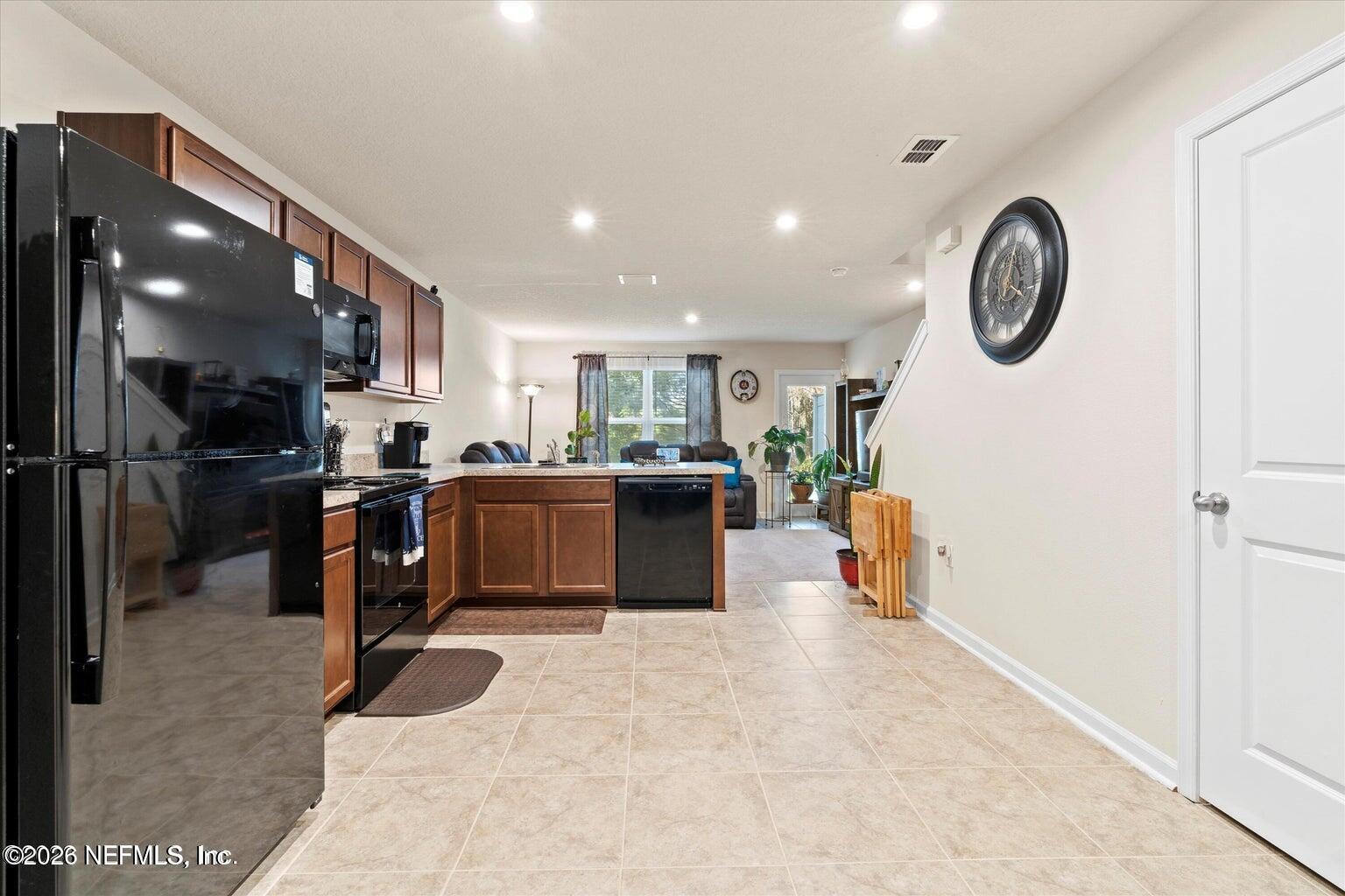 5893 CREEKSIDE CROSSING Drive