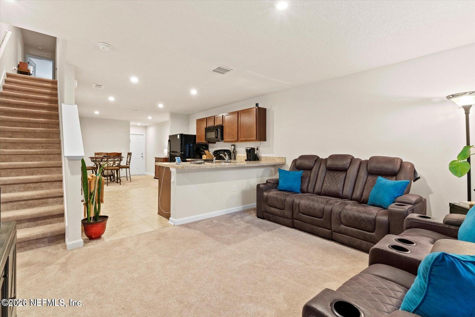 5893 CREEKSIDE CROSSING Drive