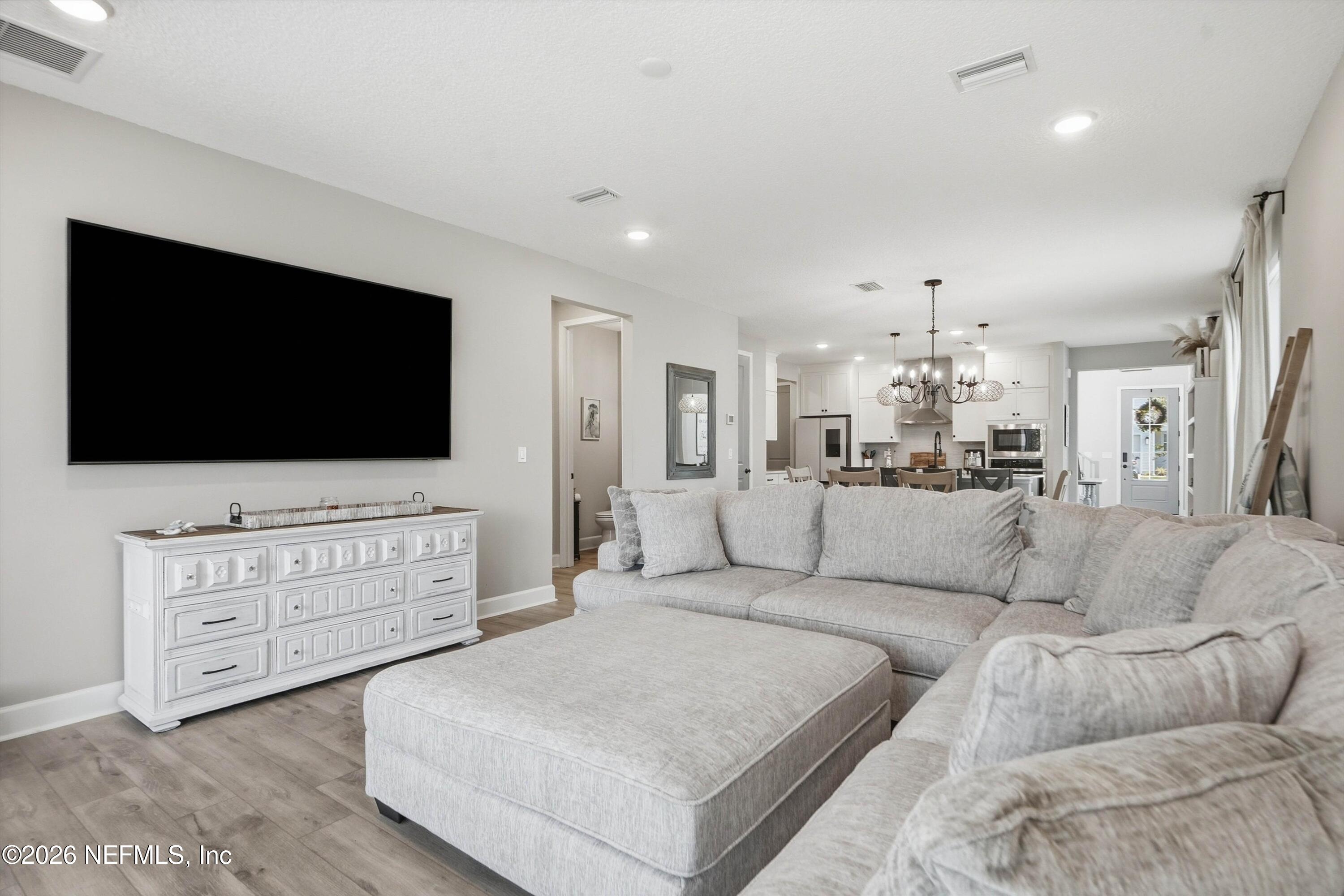 101 SEA GREEN Way