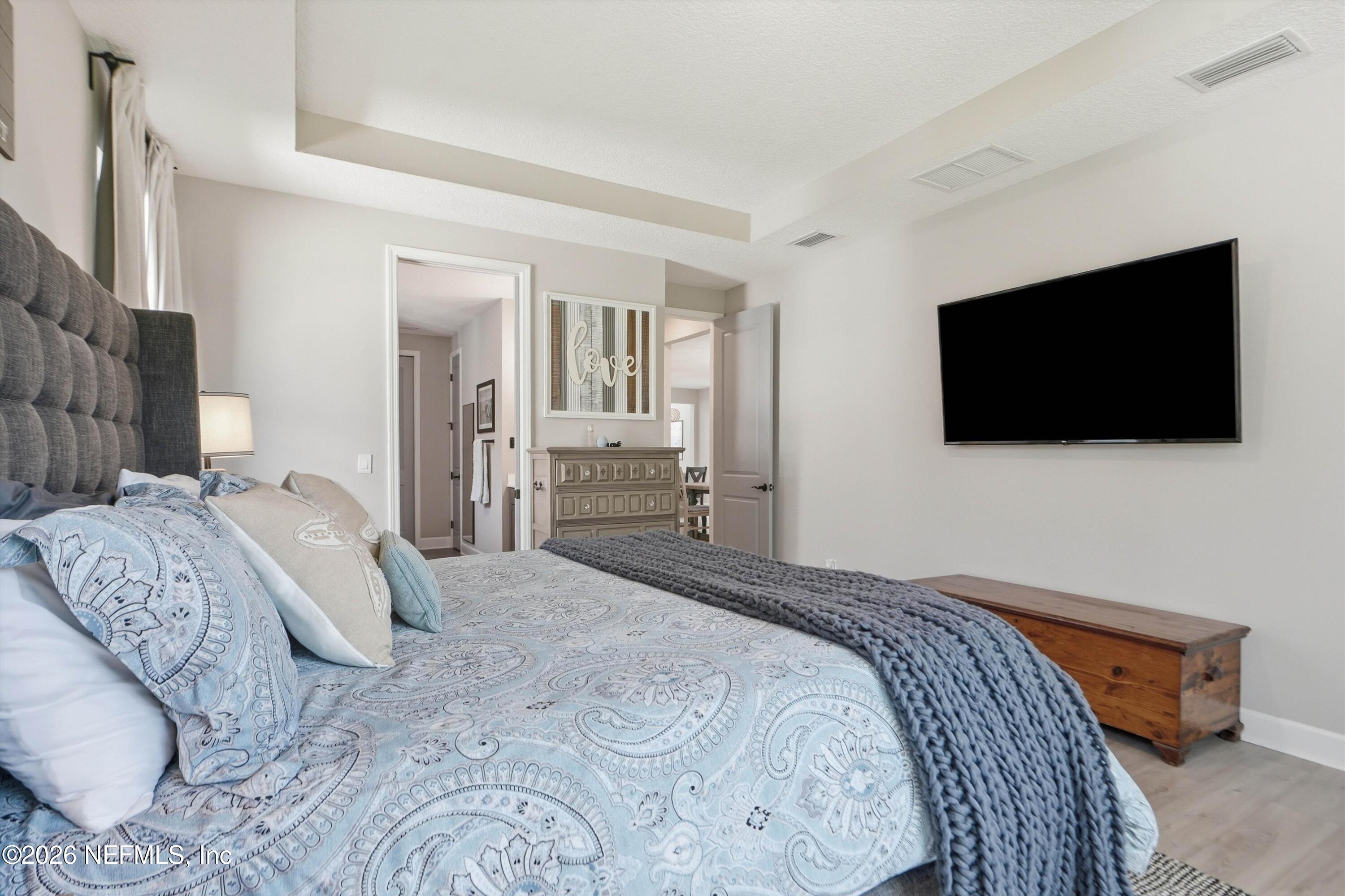101 SEA GREEN Way