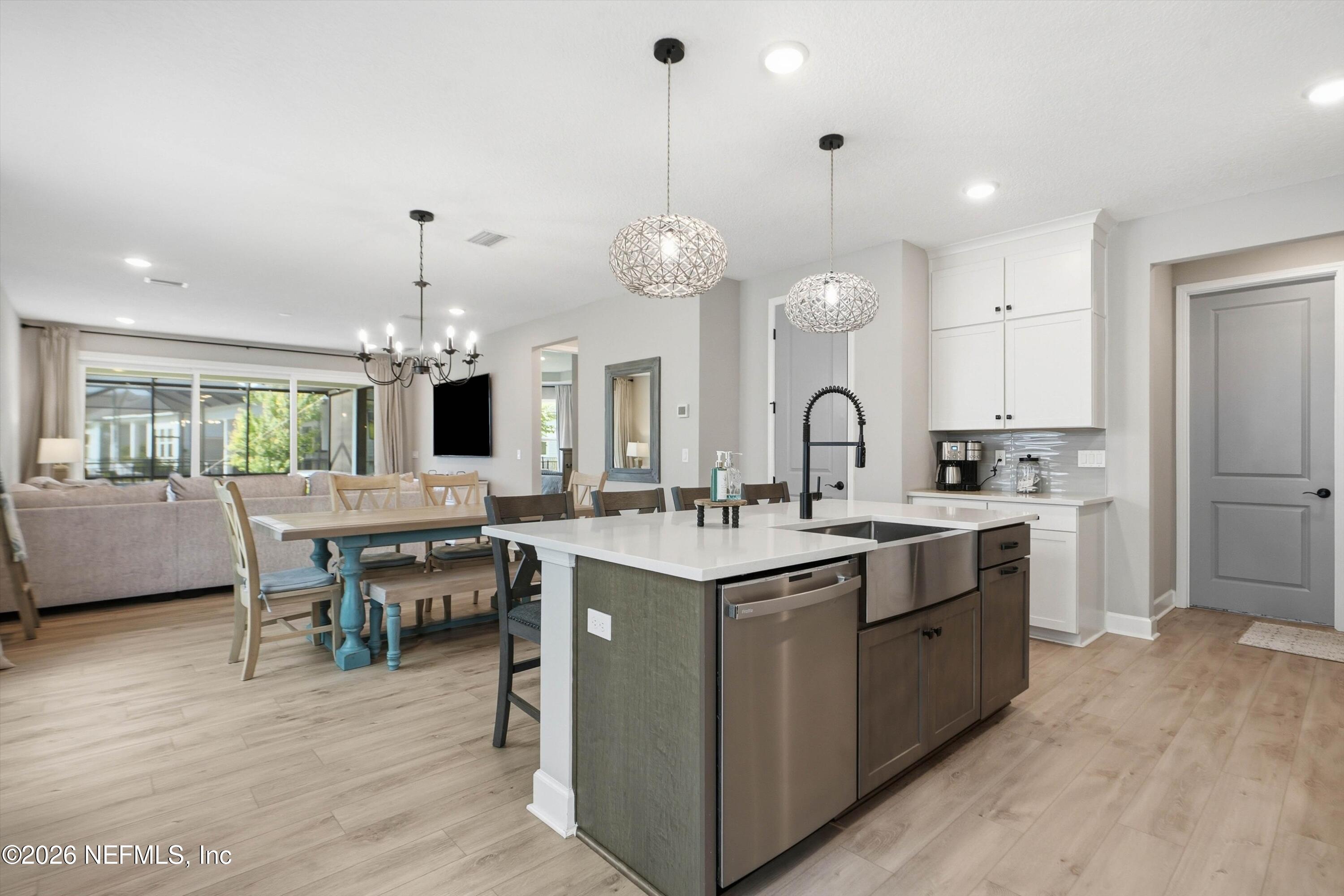 101 SEA GREEN Way