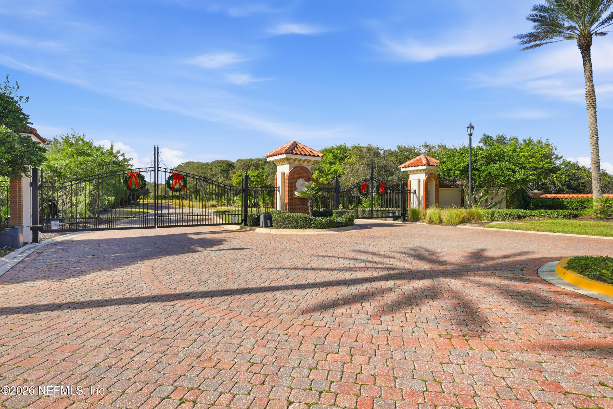225 N LA CRESCENTA Drive, St. Augustine