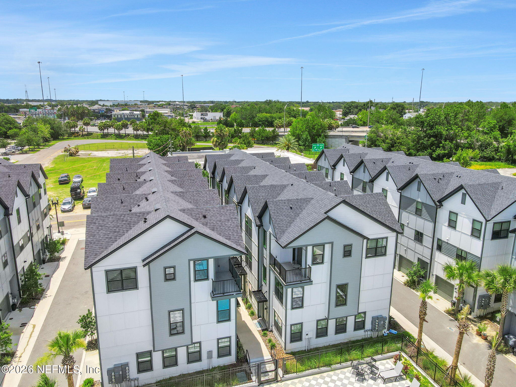 1096 FARWELL Street