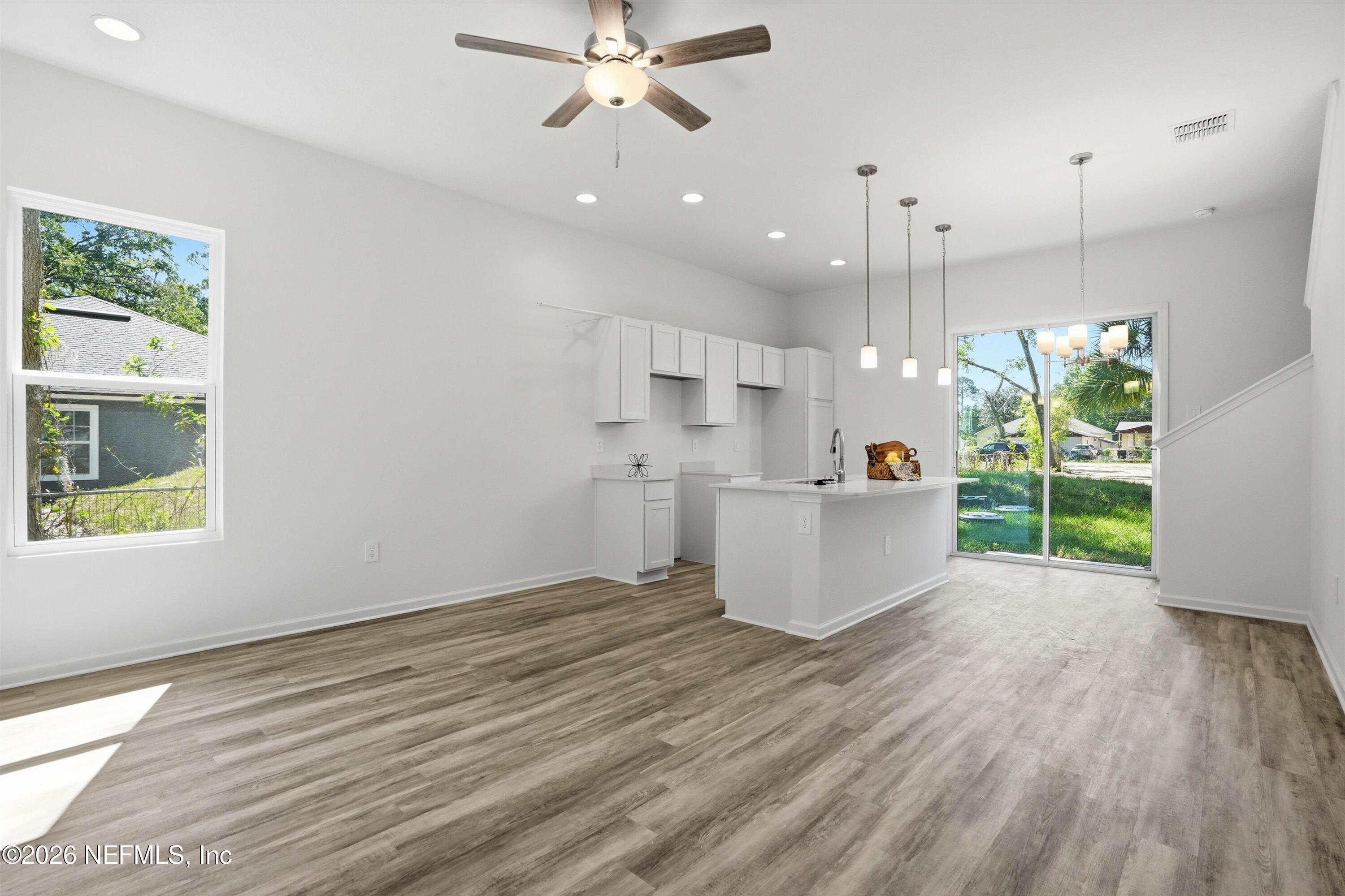 1661 W 22ND Street W
