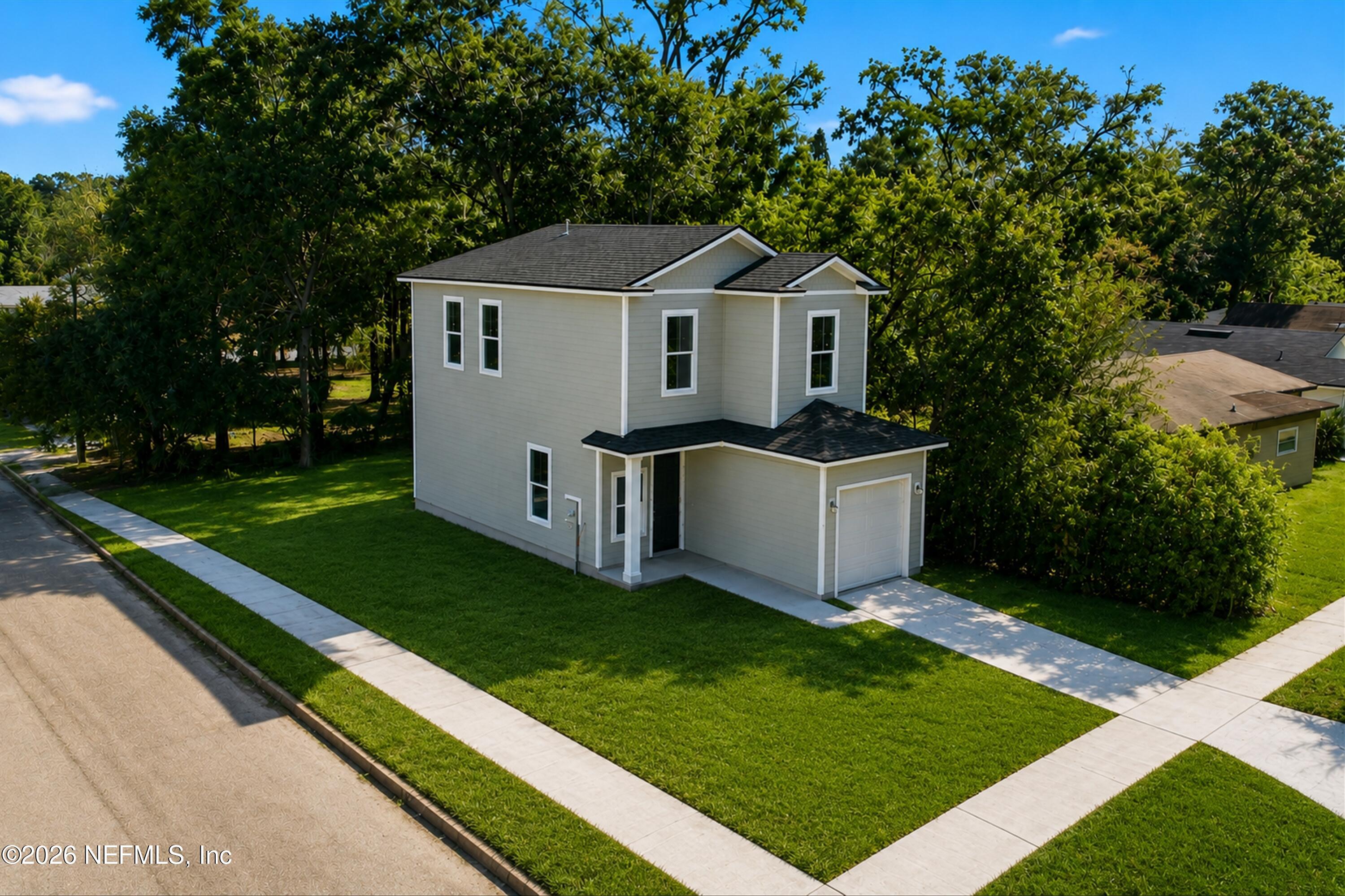 1661 W 22ND Street W