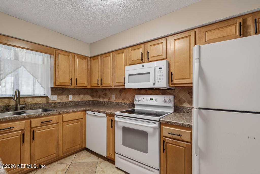 506 CLUBHOUSE Court 506