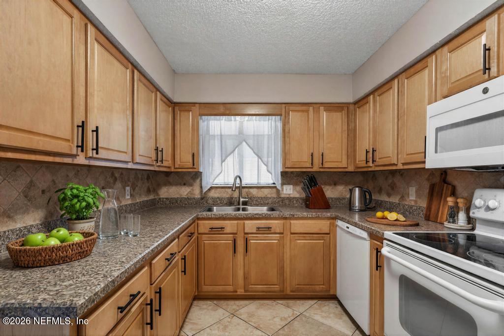 506 CLUBHOUSE Court 506