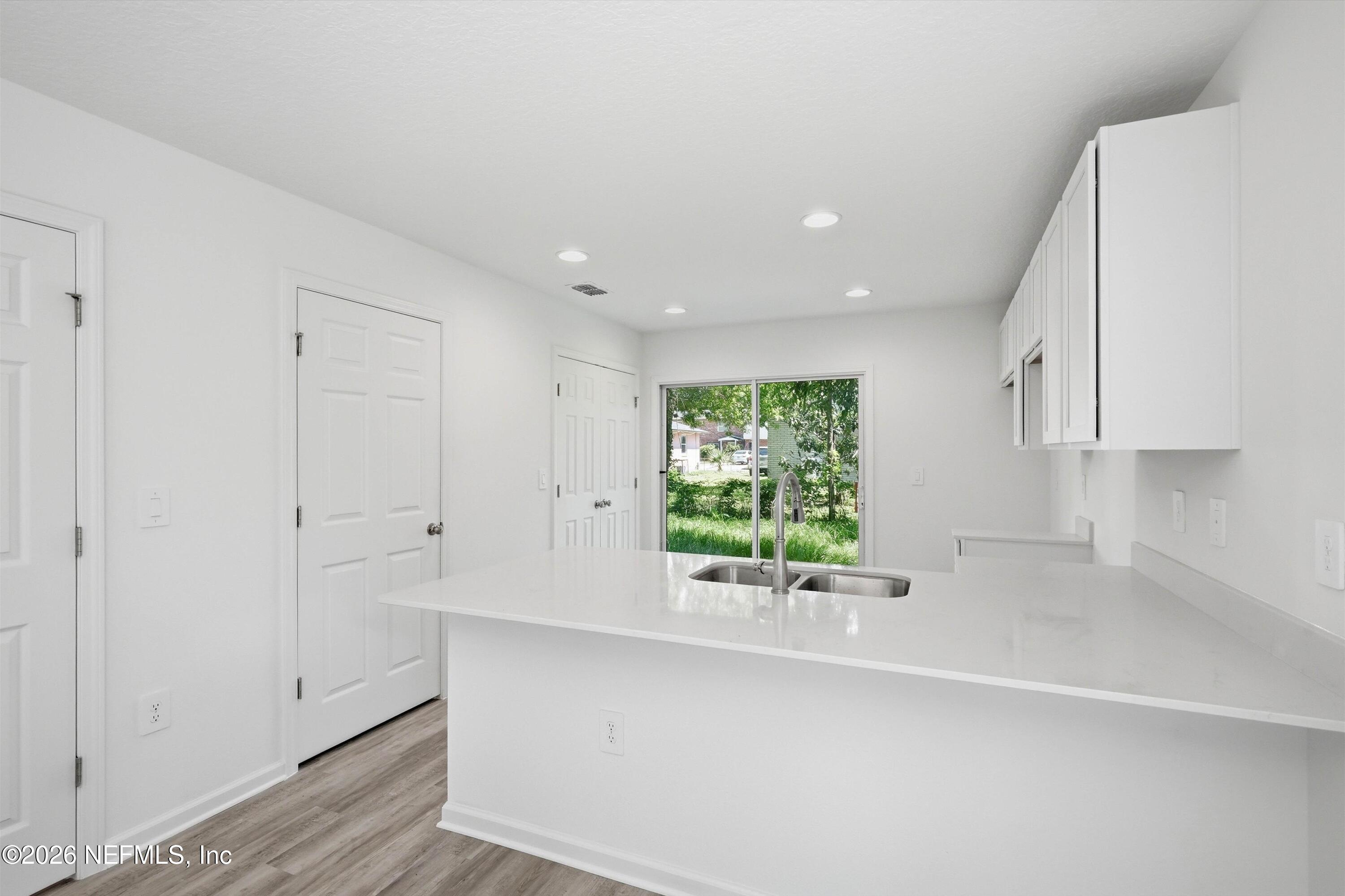 1418 W 19TH Street