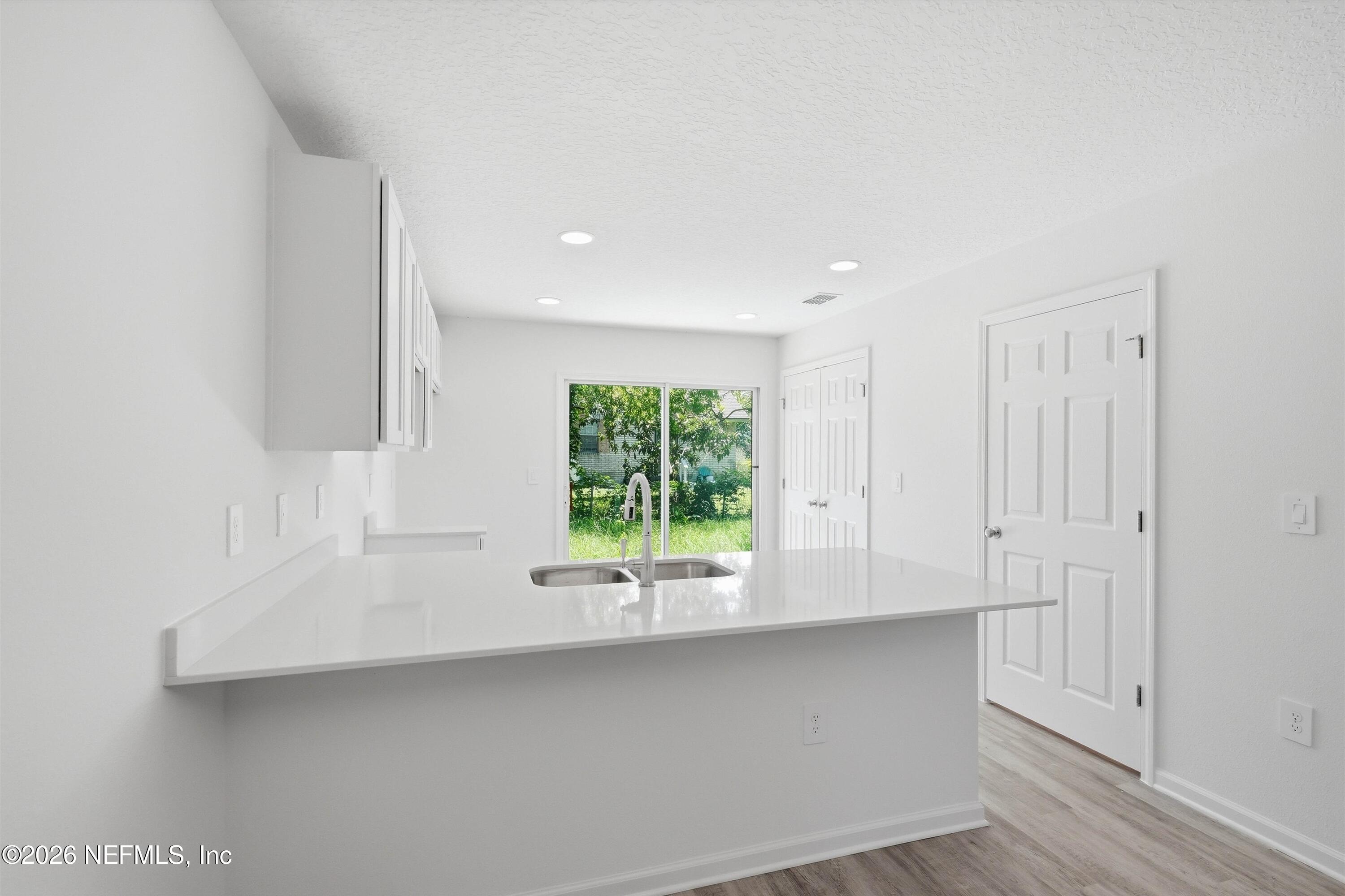1418 W 19TH Street