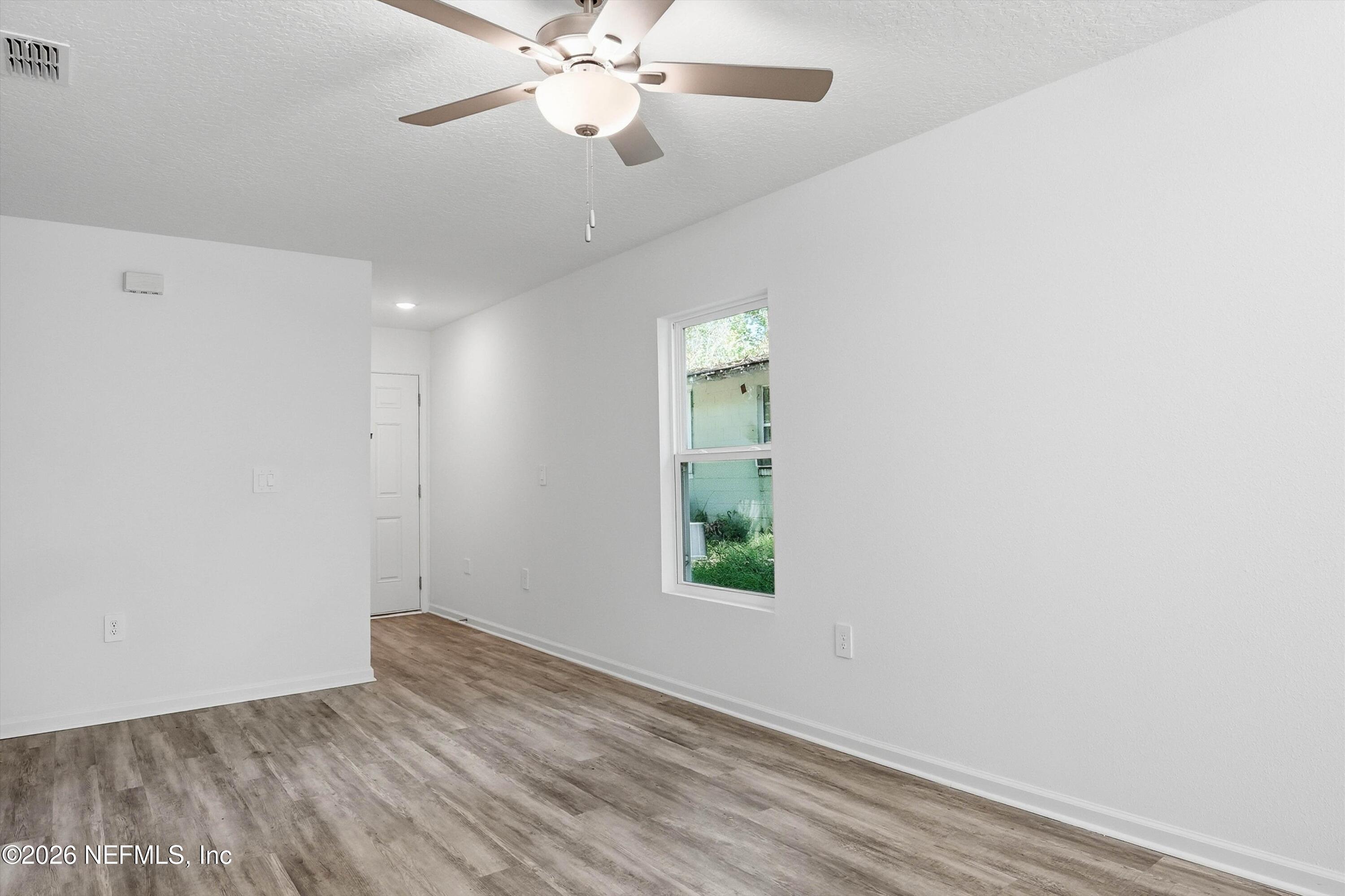 1418 W 19TH Street
