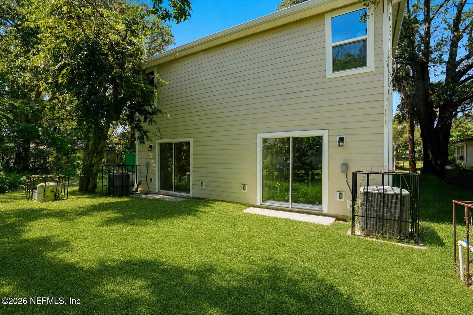 1418 W 19TH Street