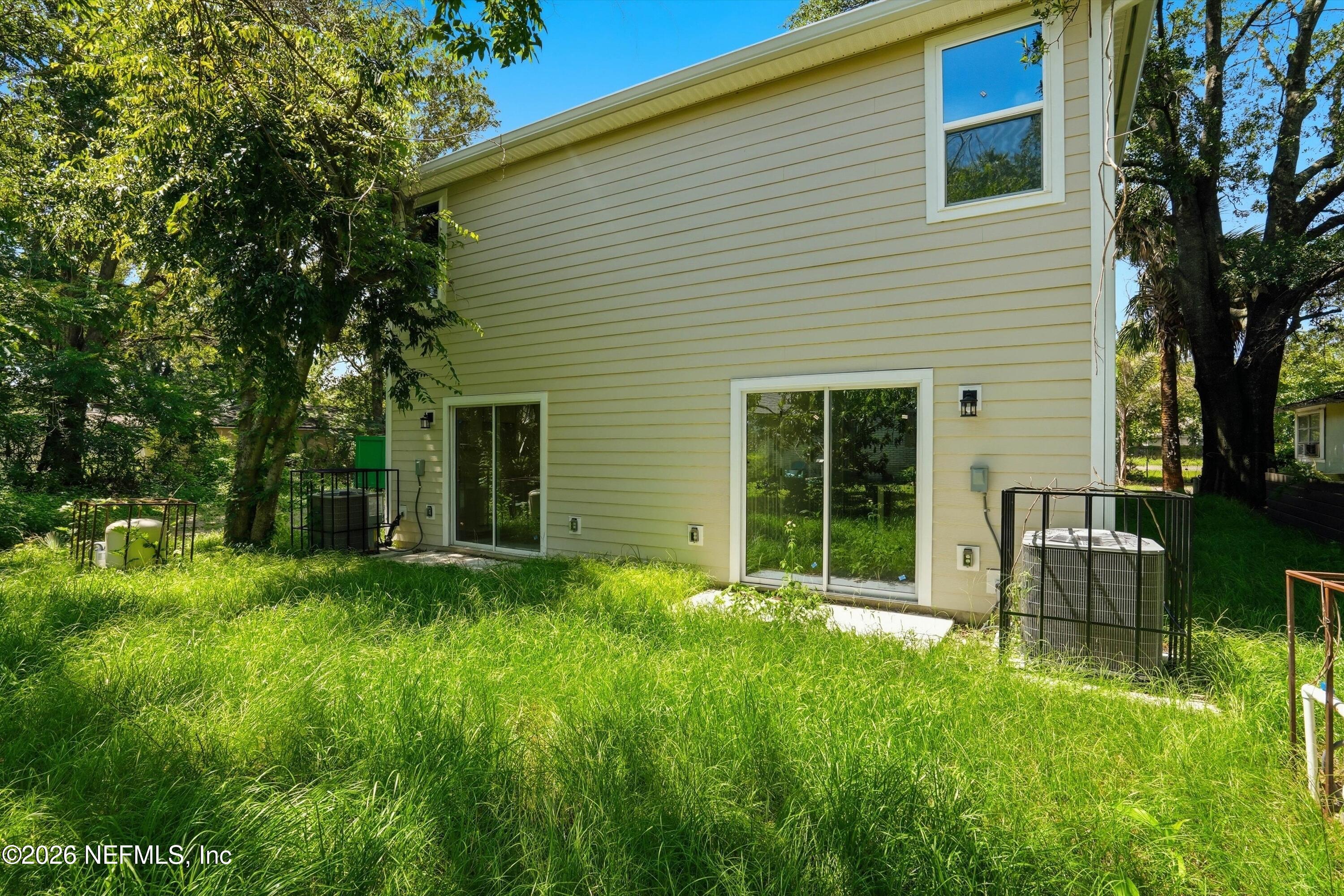 1418 W 19TH Street