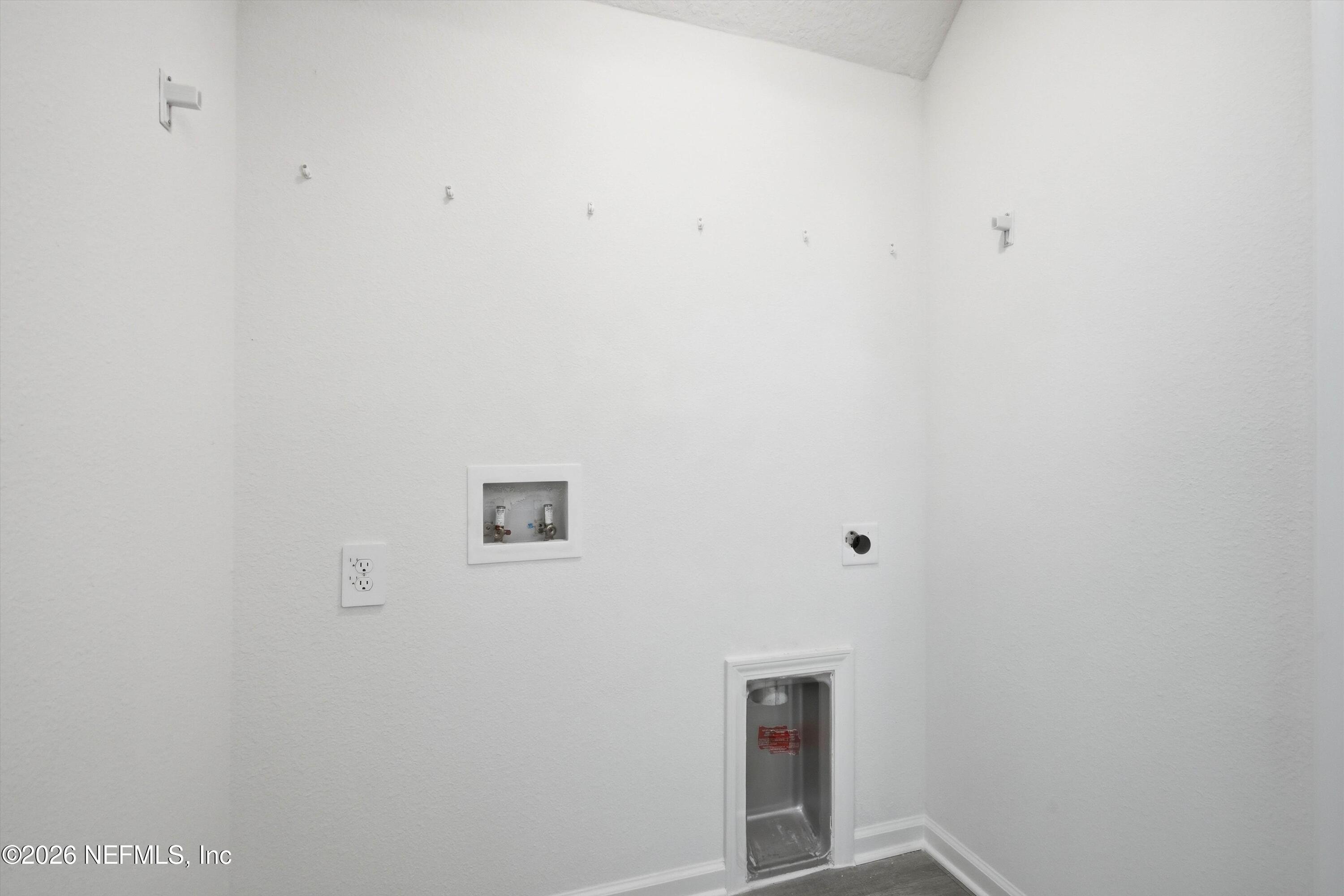 1418 W 19TH Street