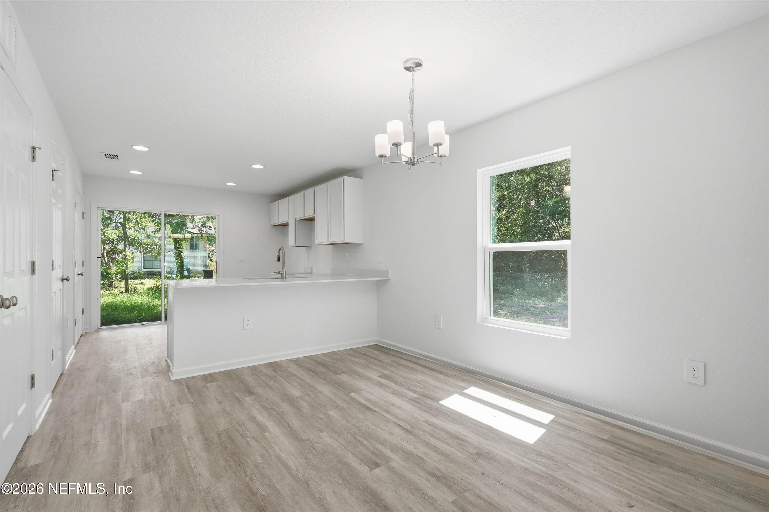 1418 W 19TH Street