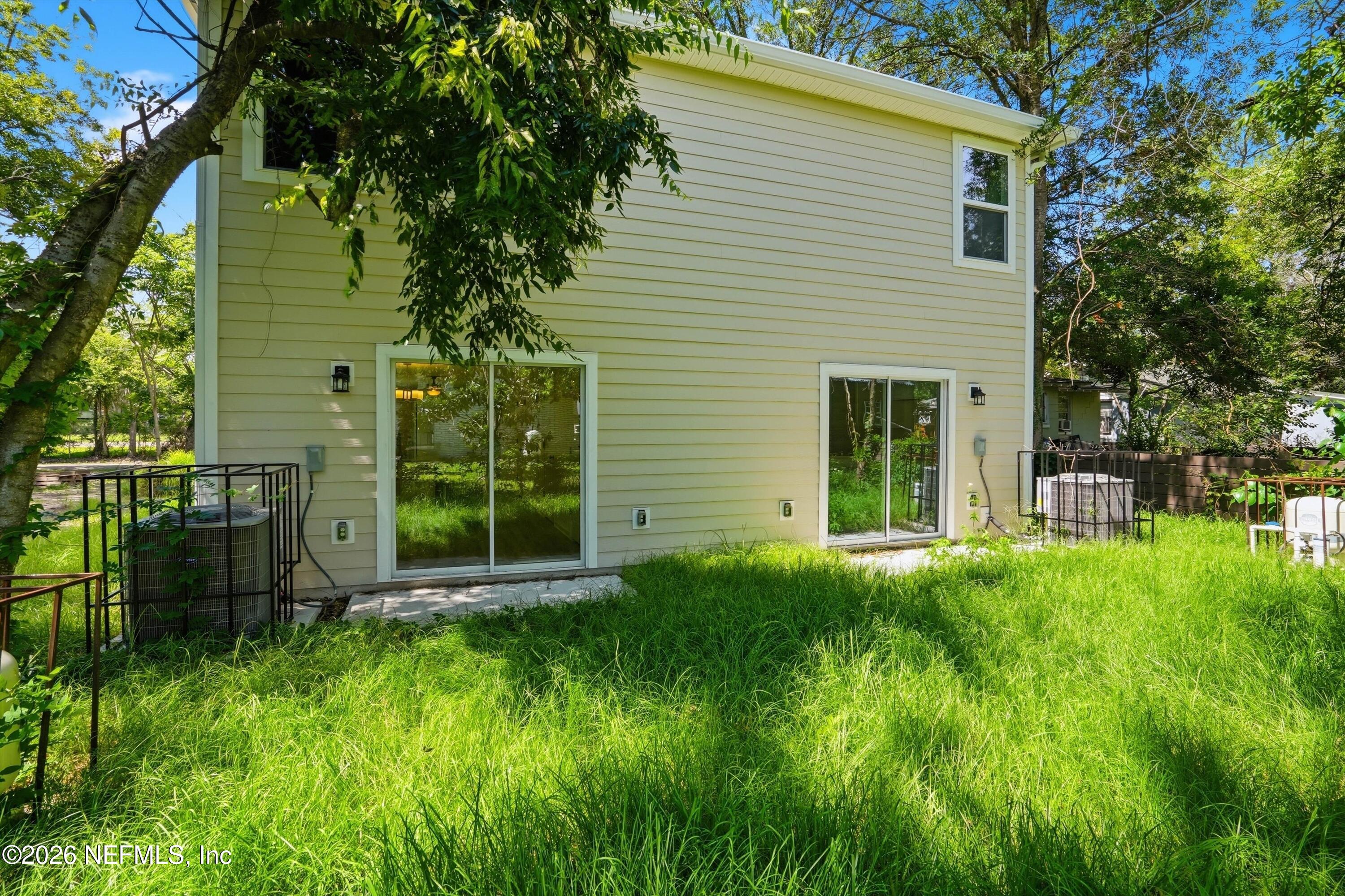 1418 W 19TH Street