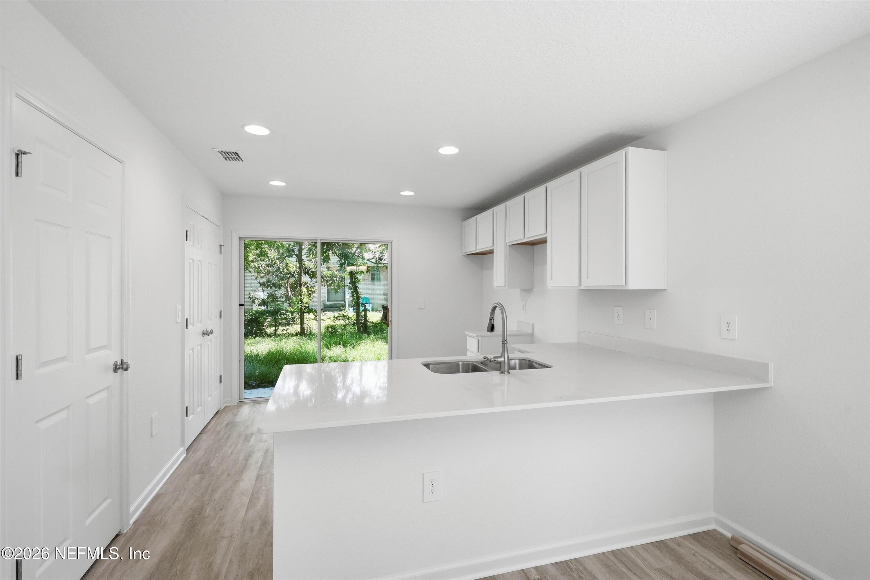 1418 W 19TH Street