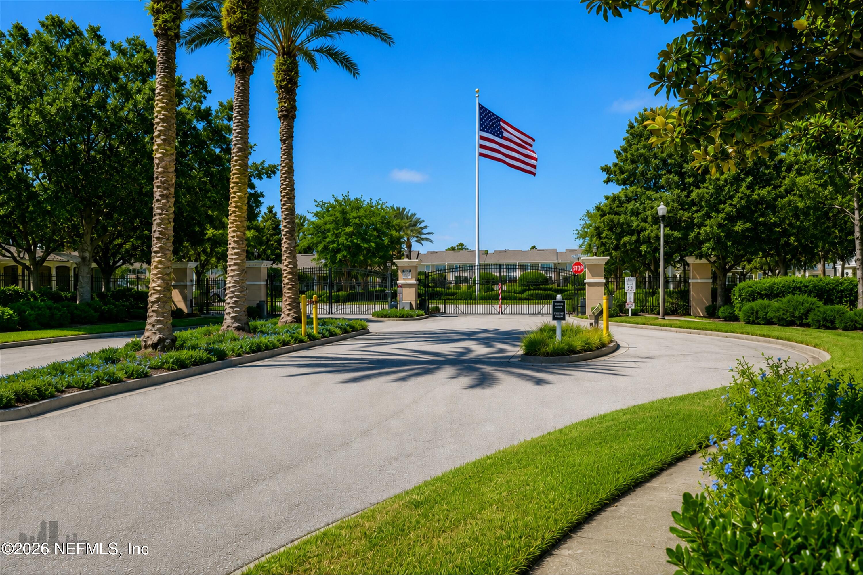 6480 YELLOW LEAF Court