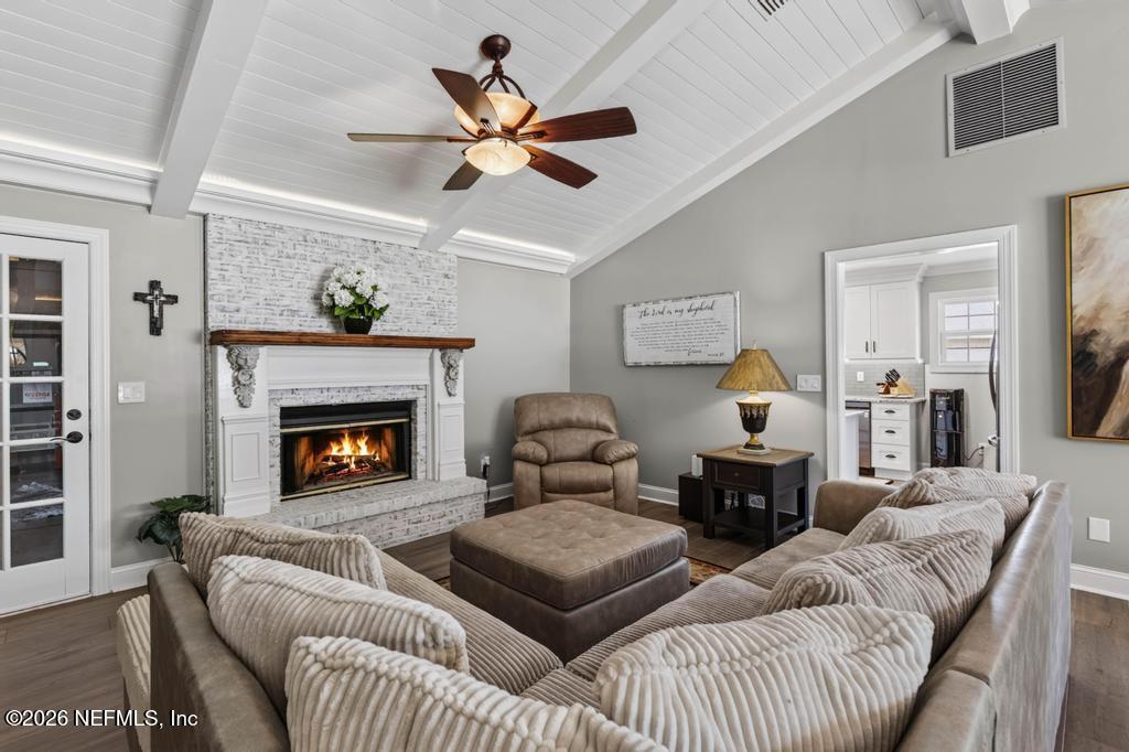 1185 HERITAGE ESTATES Trace