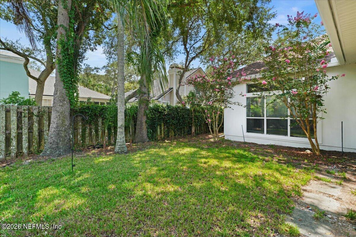 609 W SURF SPRAY Lane