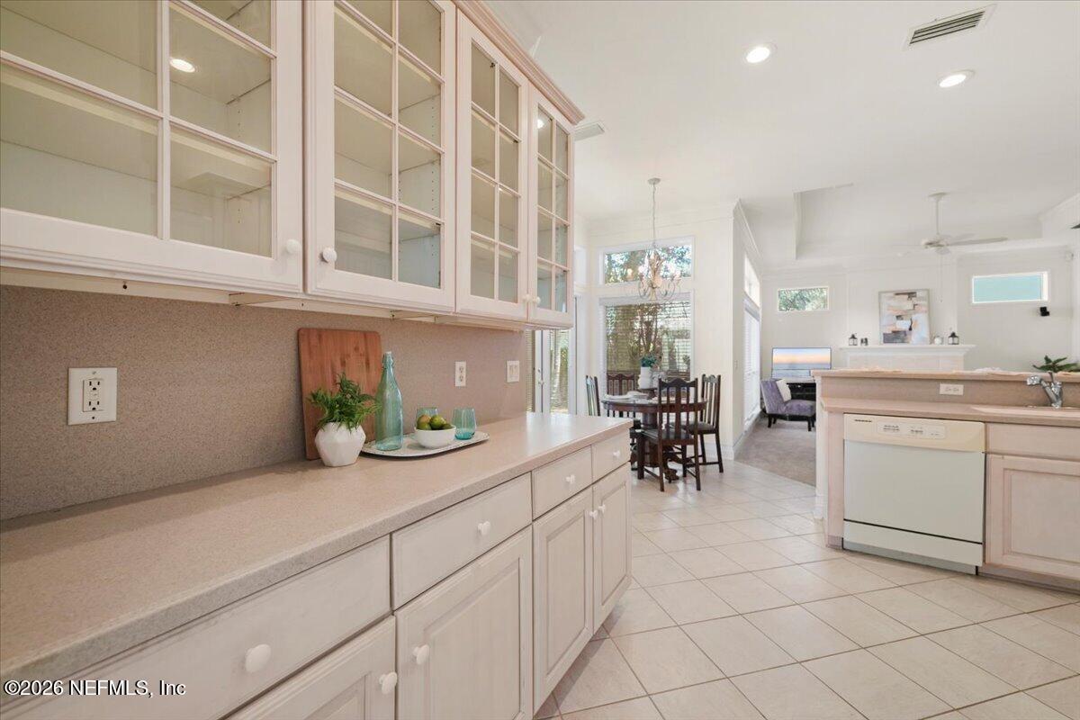 609 W SURF SPRAY Lane