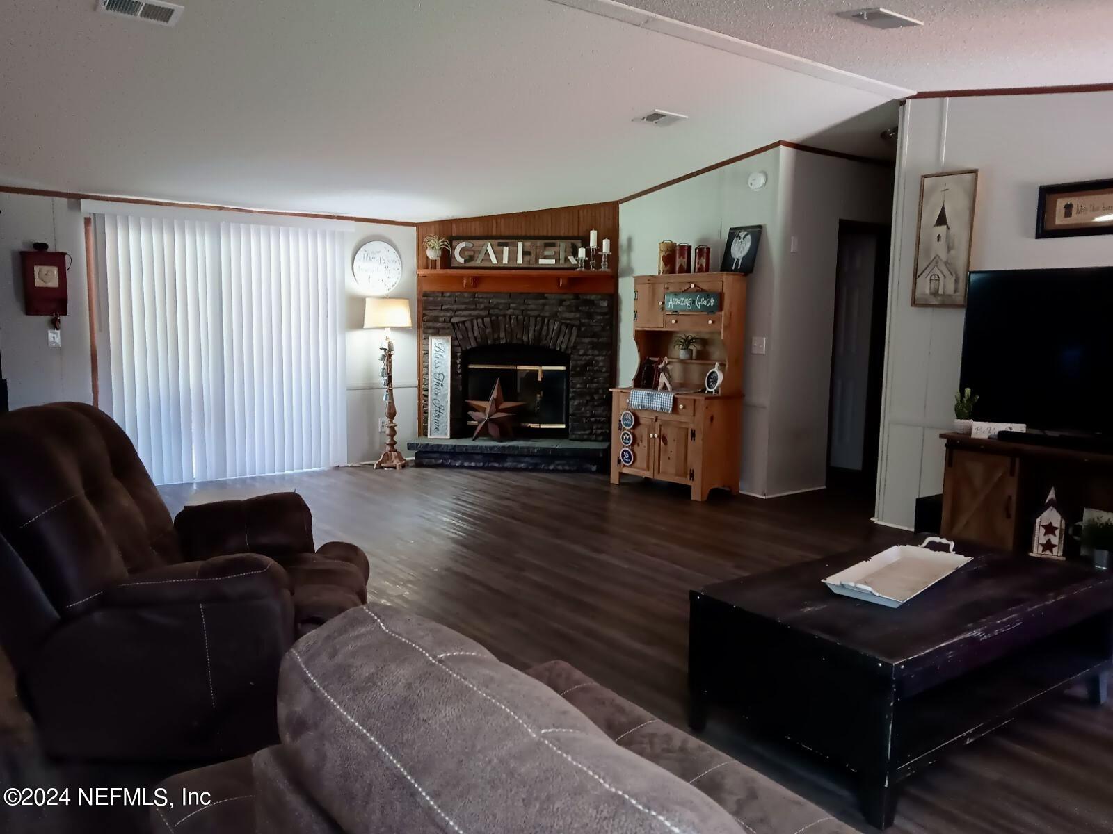 1901 PEREGRINE Place