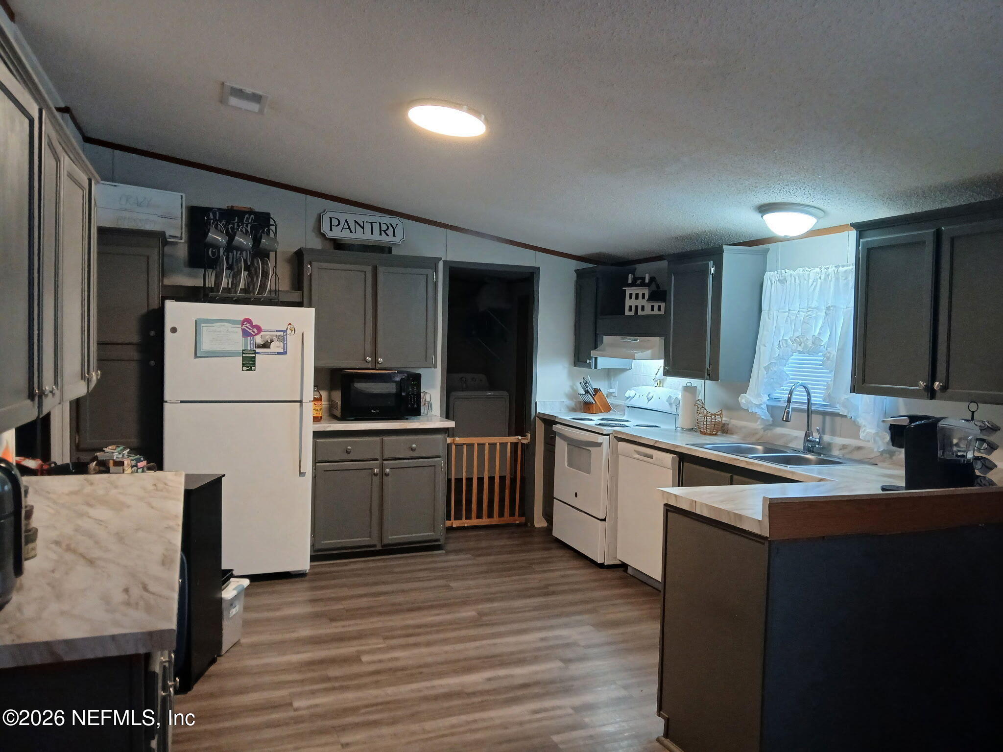 1901 PEREGRINE Place