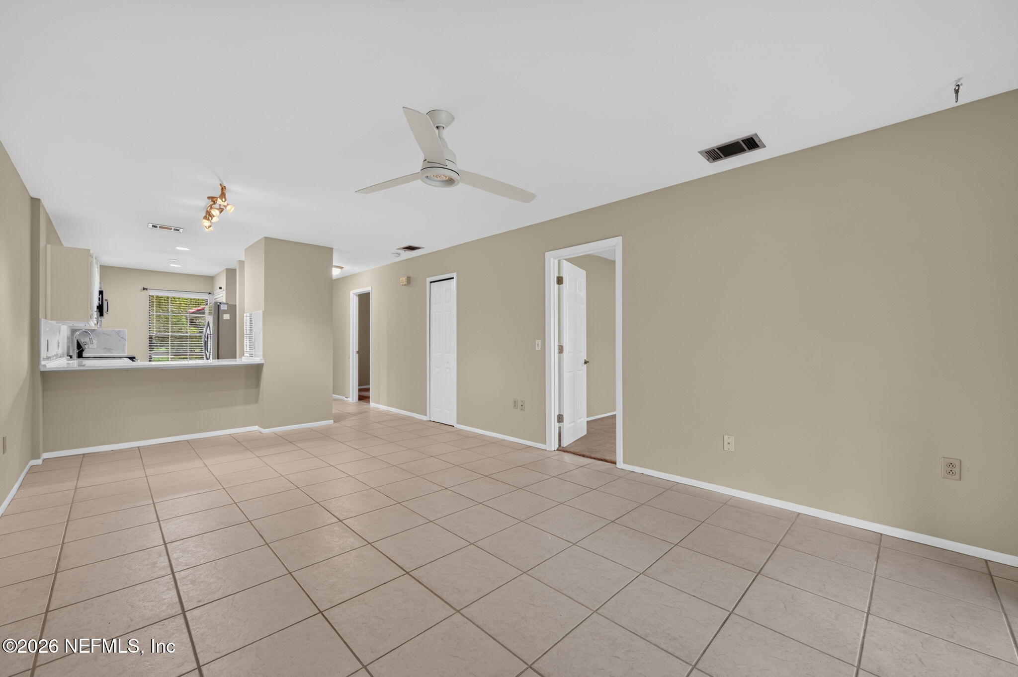838 LAWNWOOD Avenue NE
