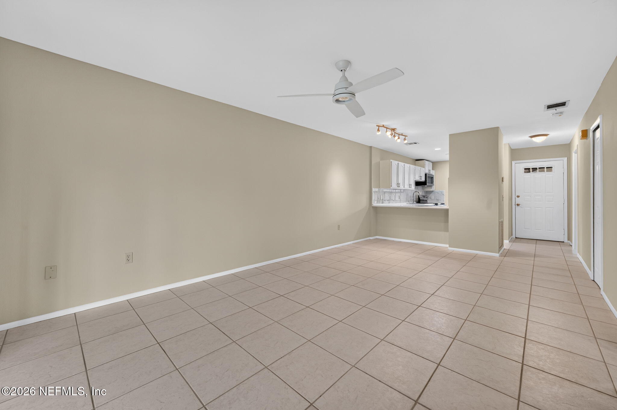 838 LAWNWOOD Avenue NE