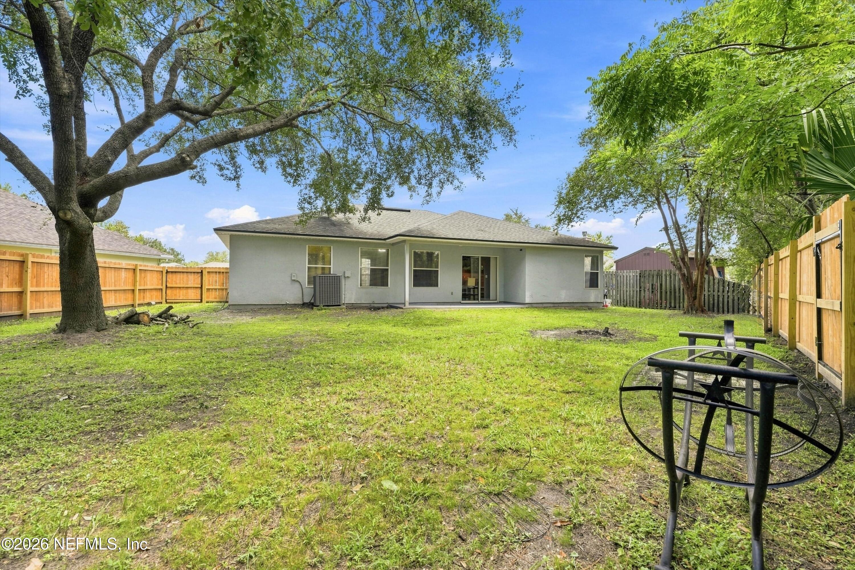 8168 LEAFCREST Drive