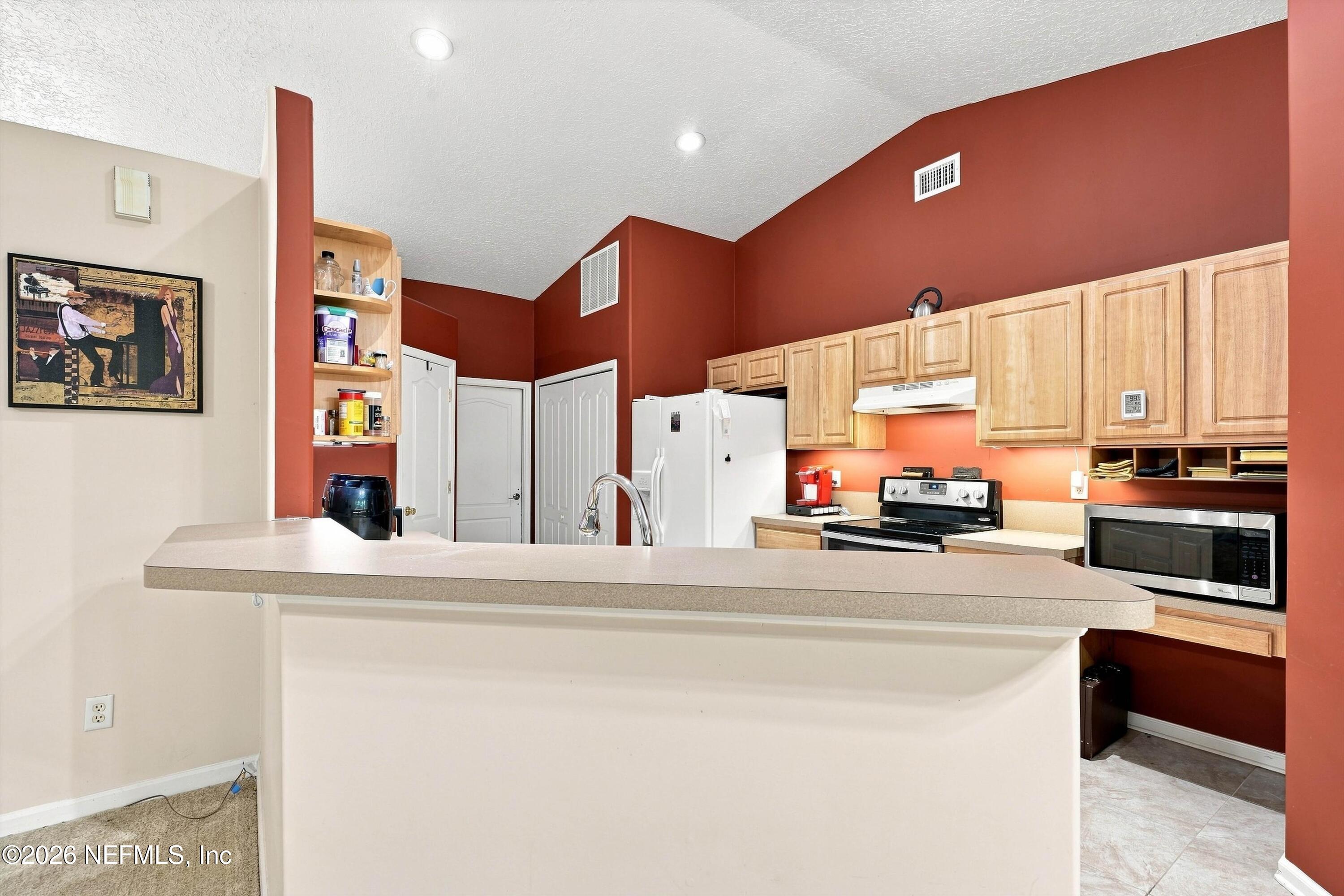 8168 LEAFCREST Drive